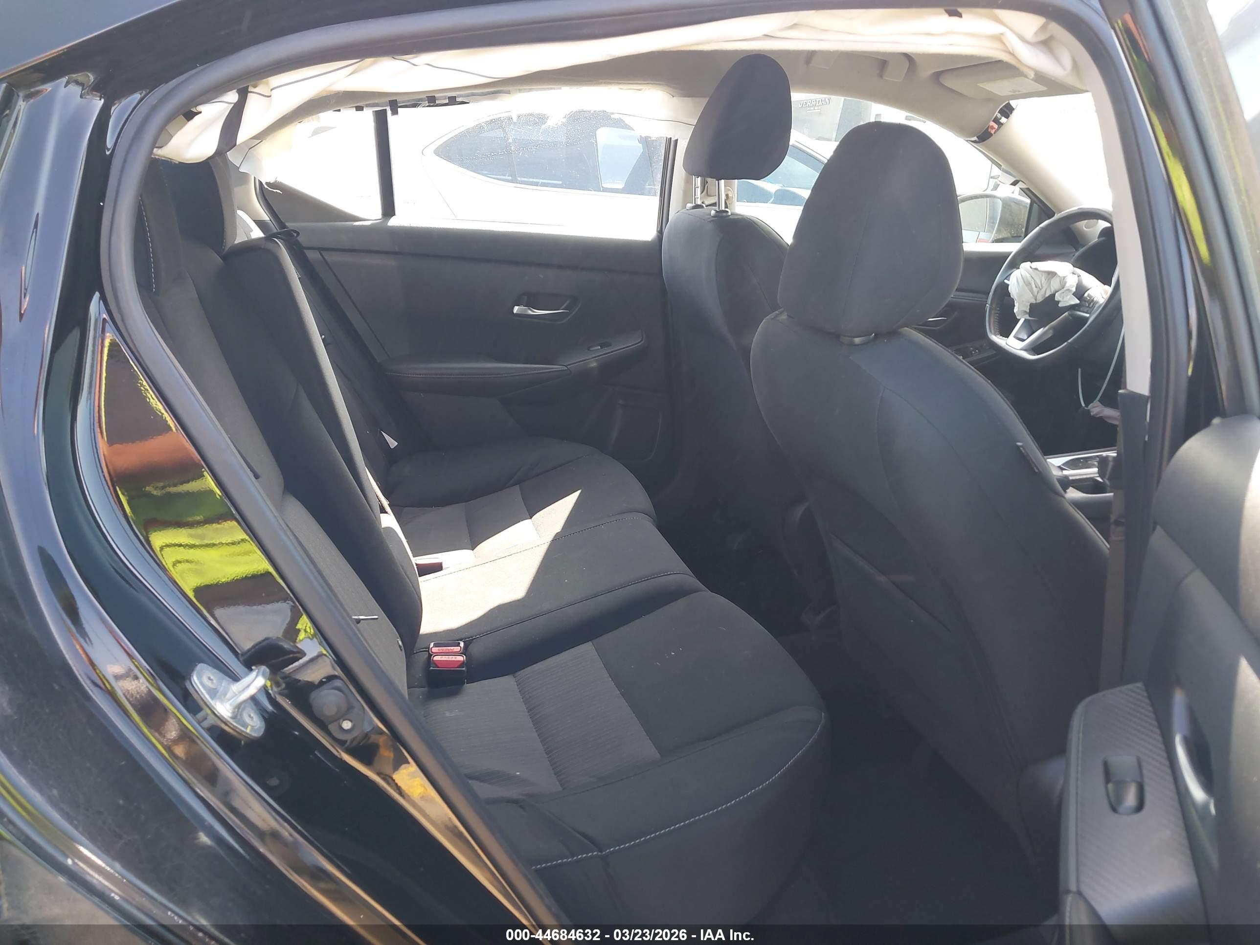 NISSAN SENTRA image 8