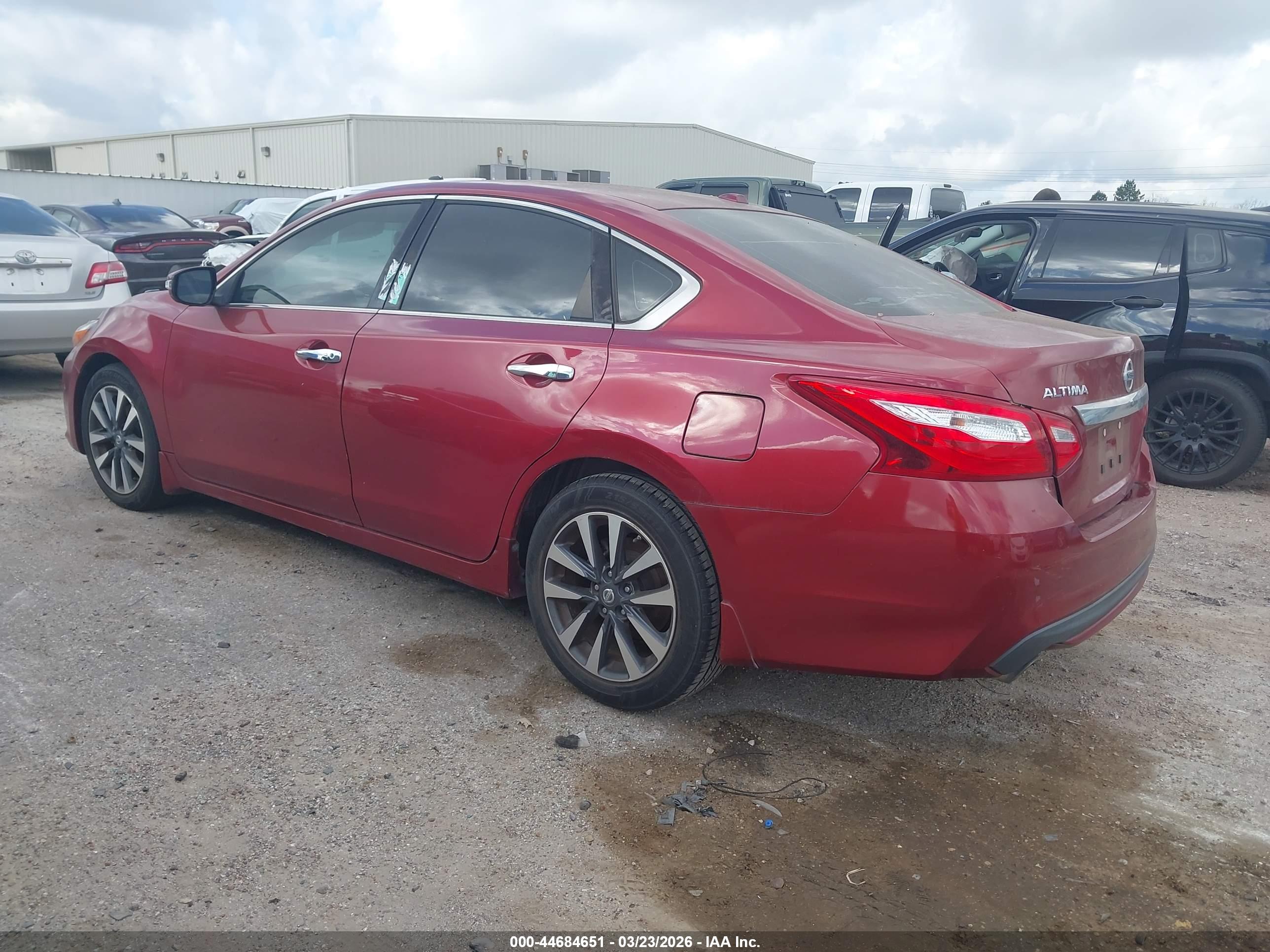 NISSAN ALTIMA image 3