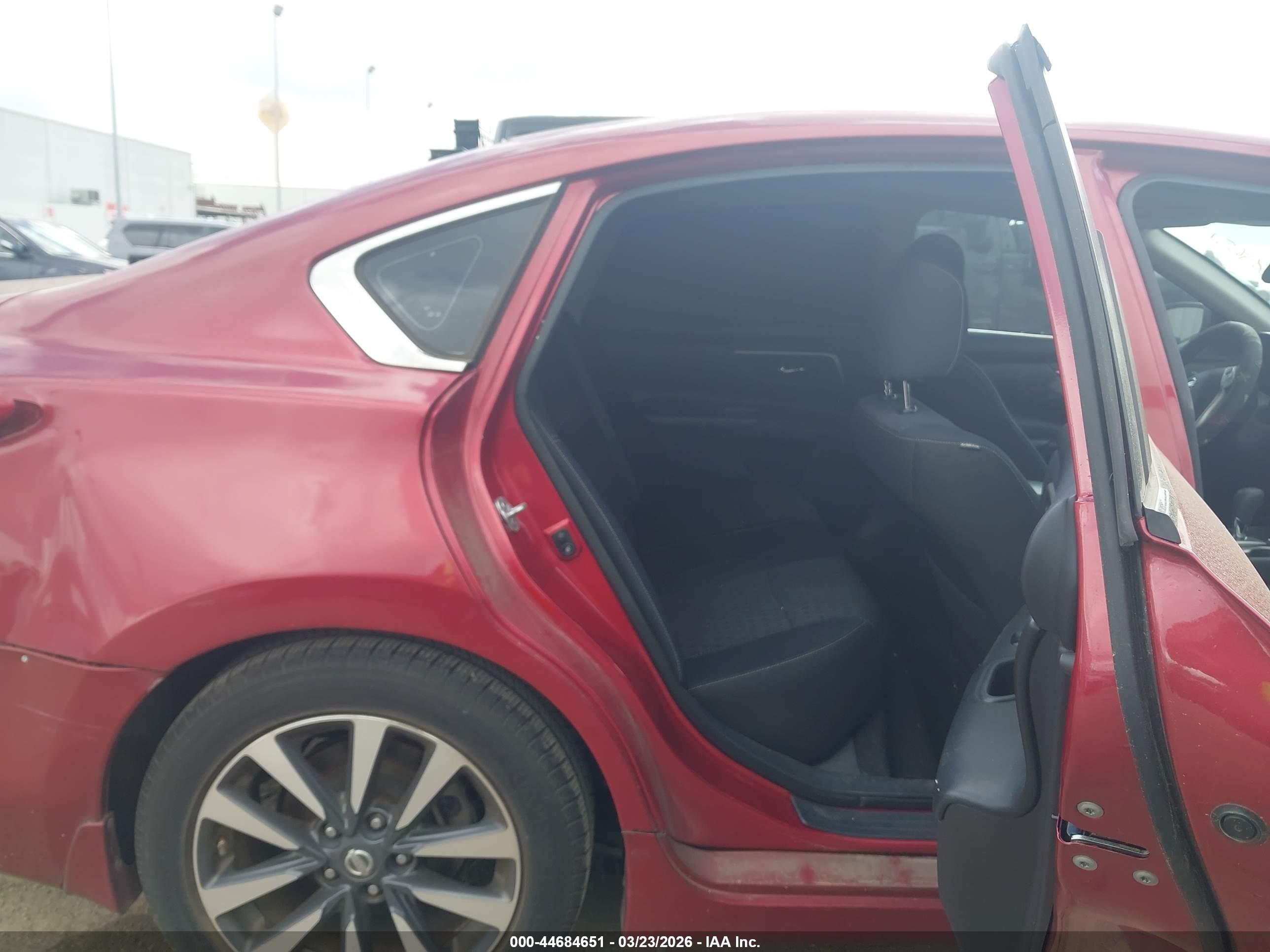 NISSAN ALTIMA image 8