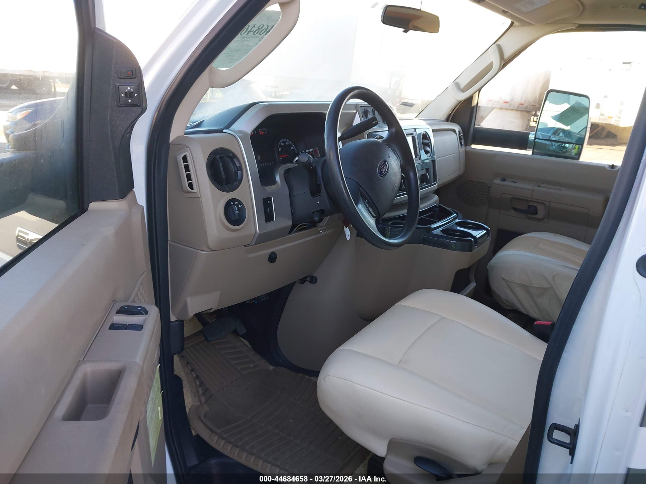 FORD E-450 image 5