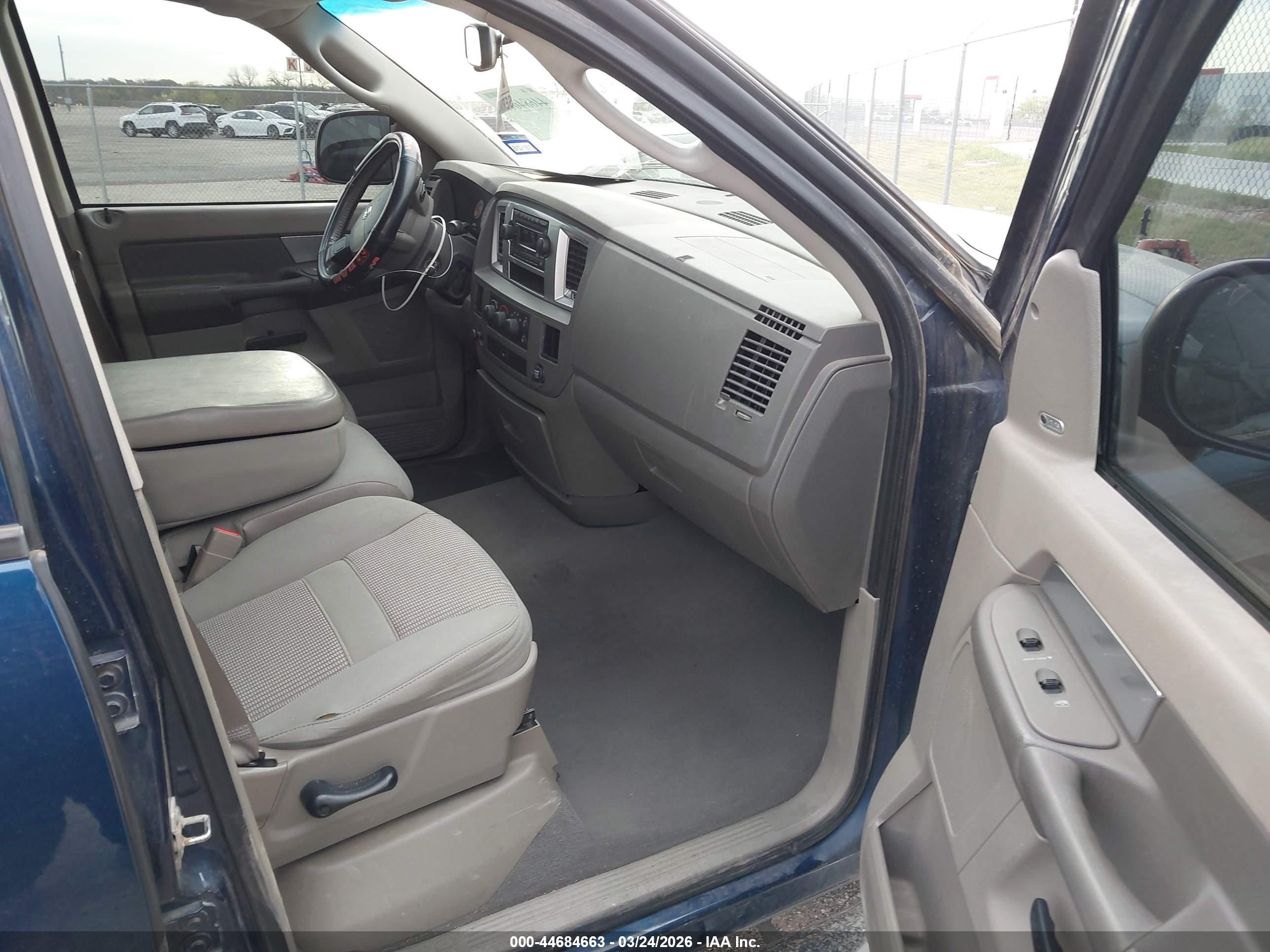 DODGE RAM image 5