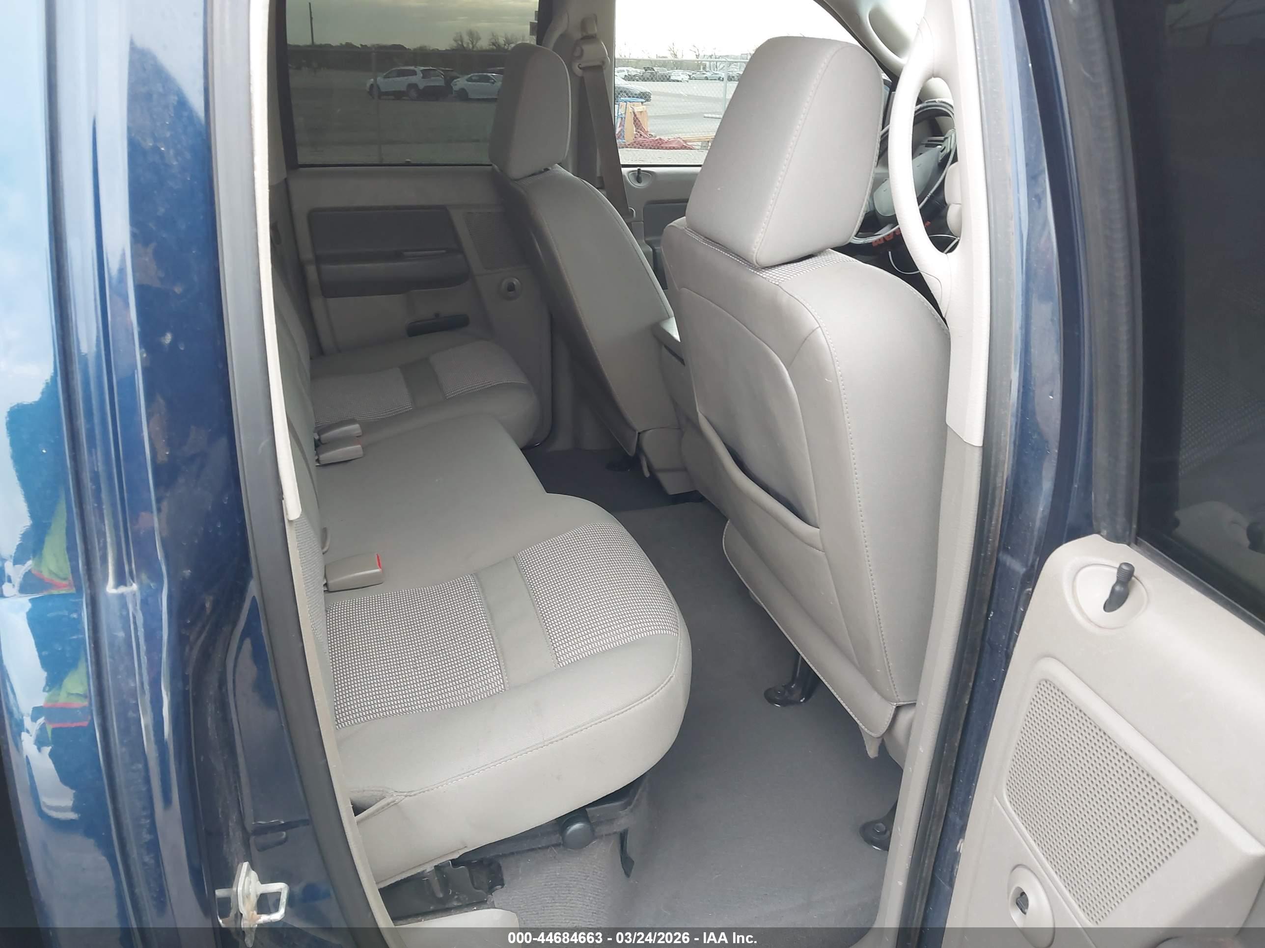 DODGE RAM image 8