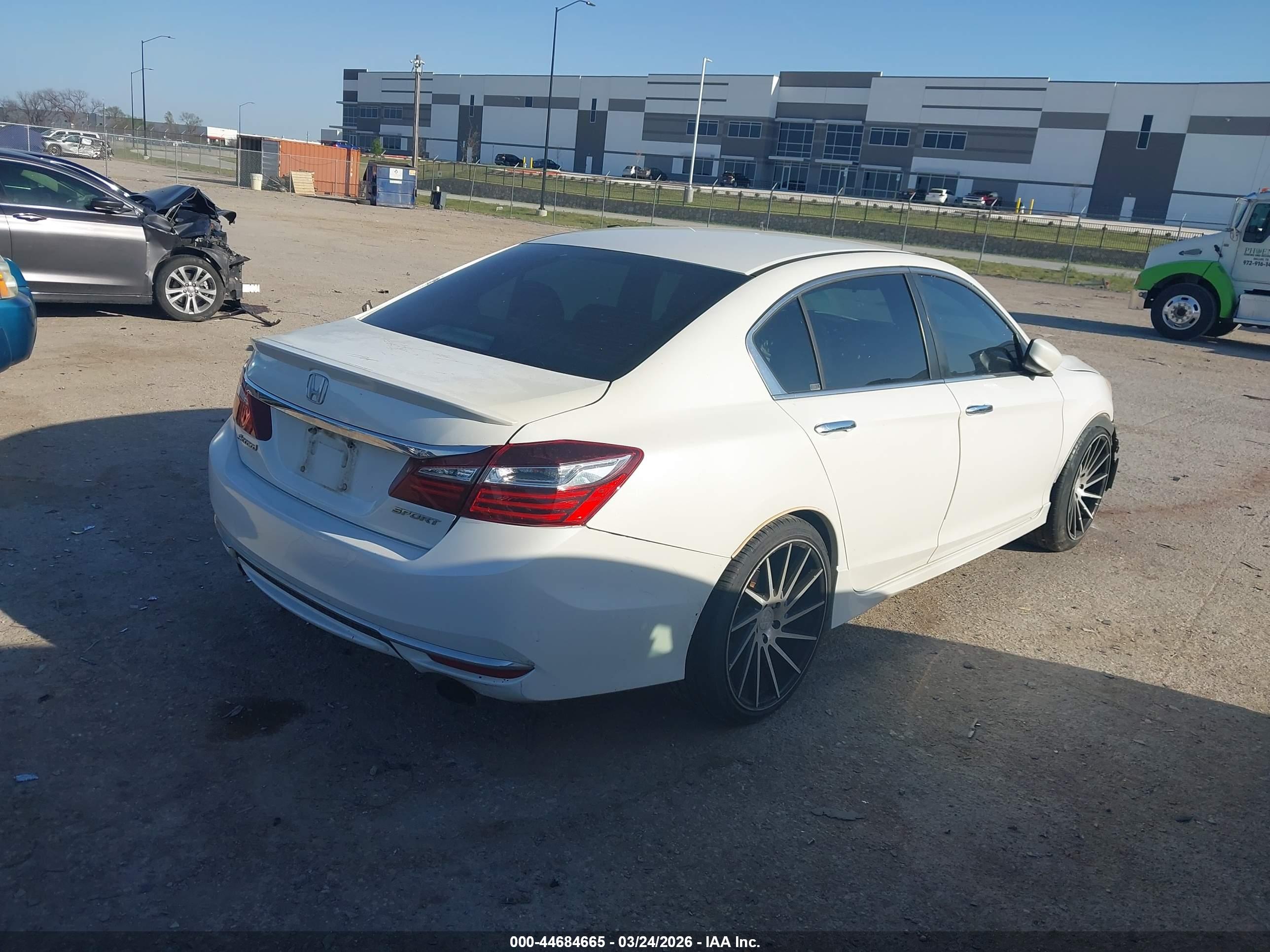 HONDA ACCORD image 4