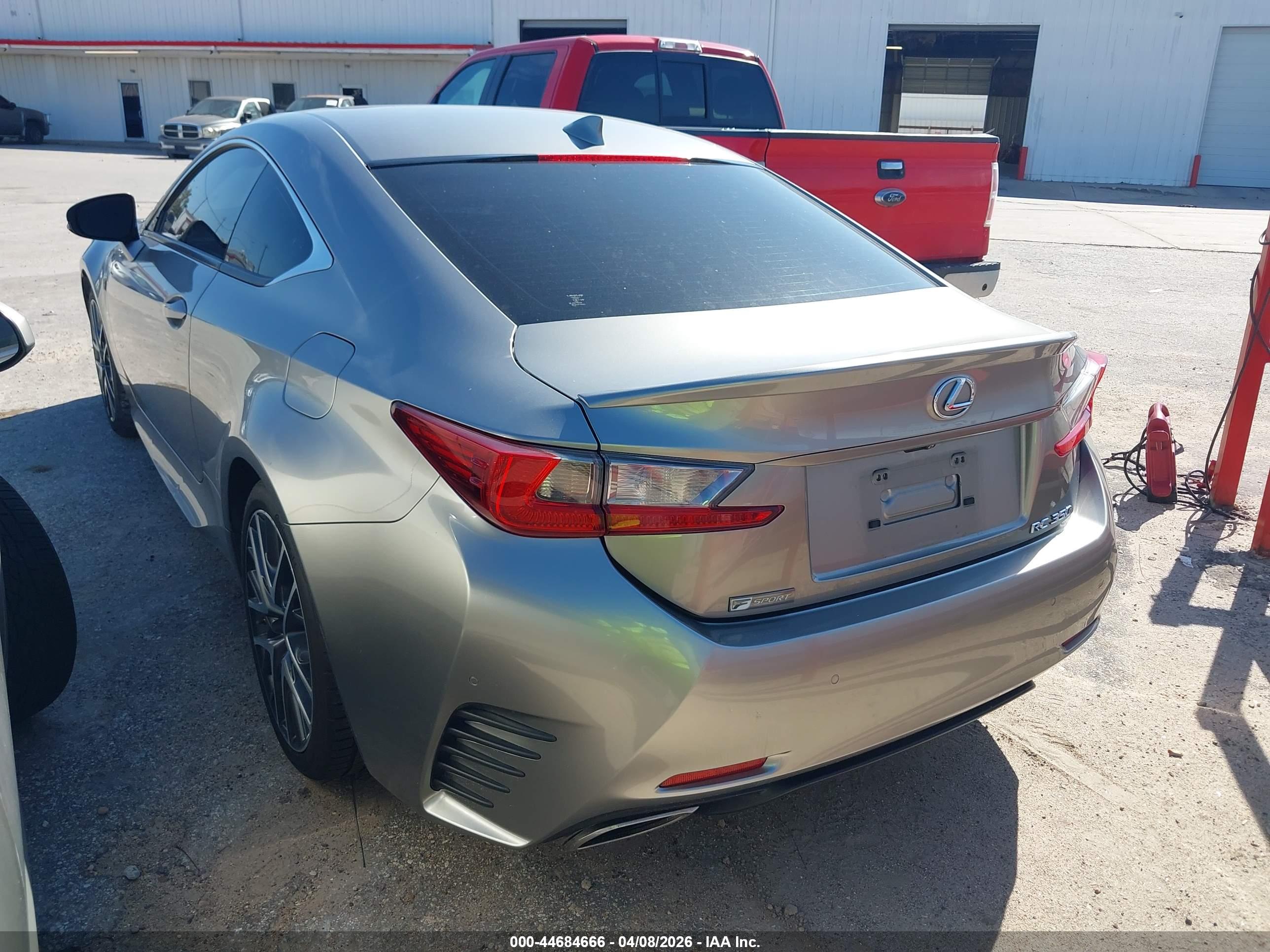LEXUS RC image 3