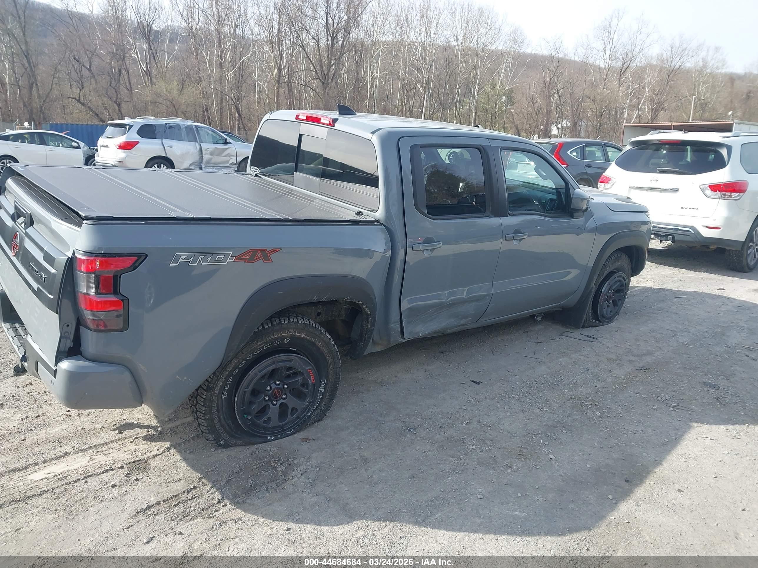 NISSAN FRONTIER image 4