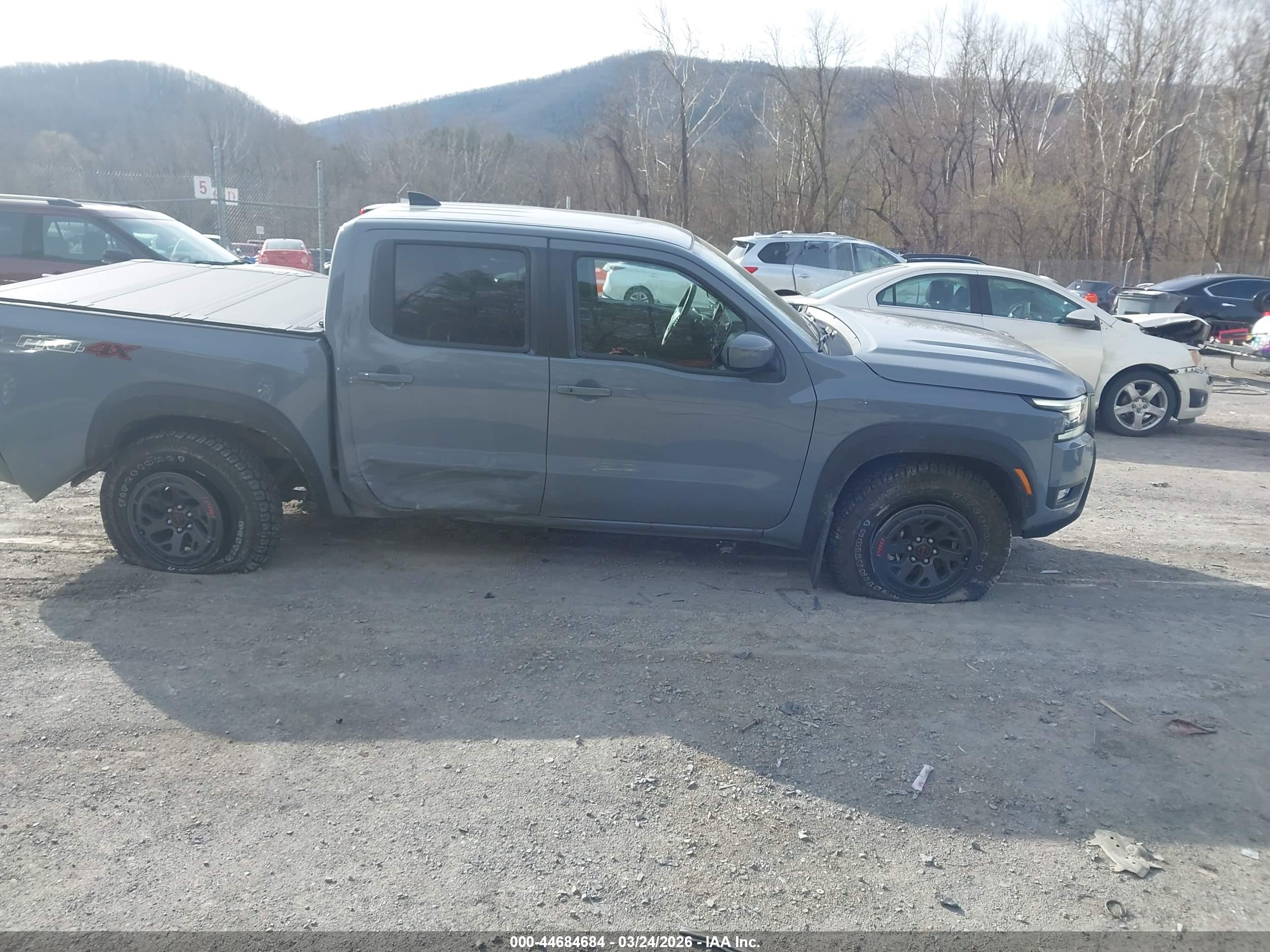 NISSAN FRONTIER image 6
