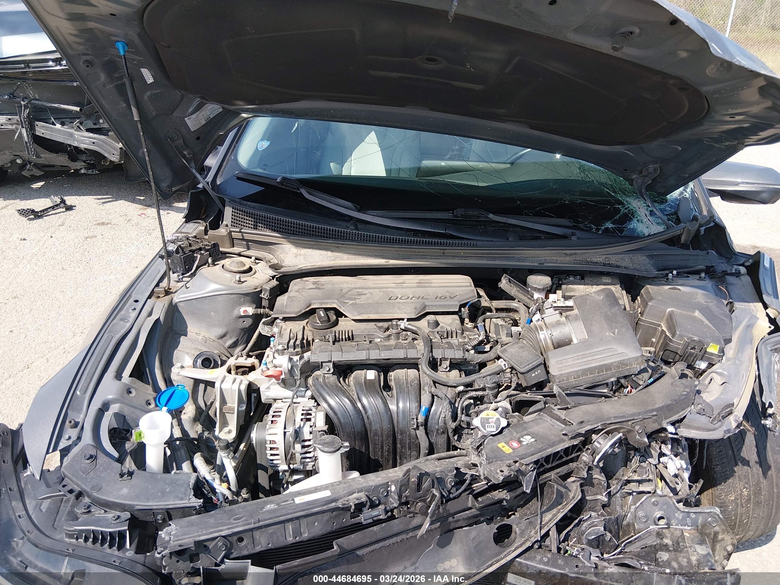 HYUNDAI ELANTRA image 10