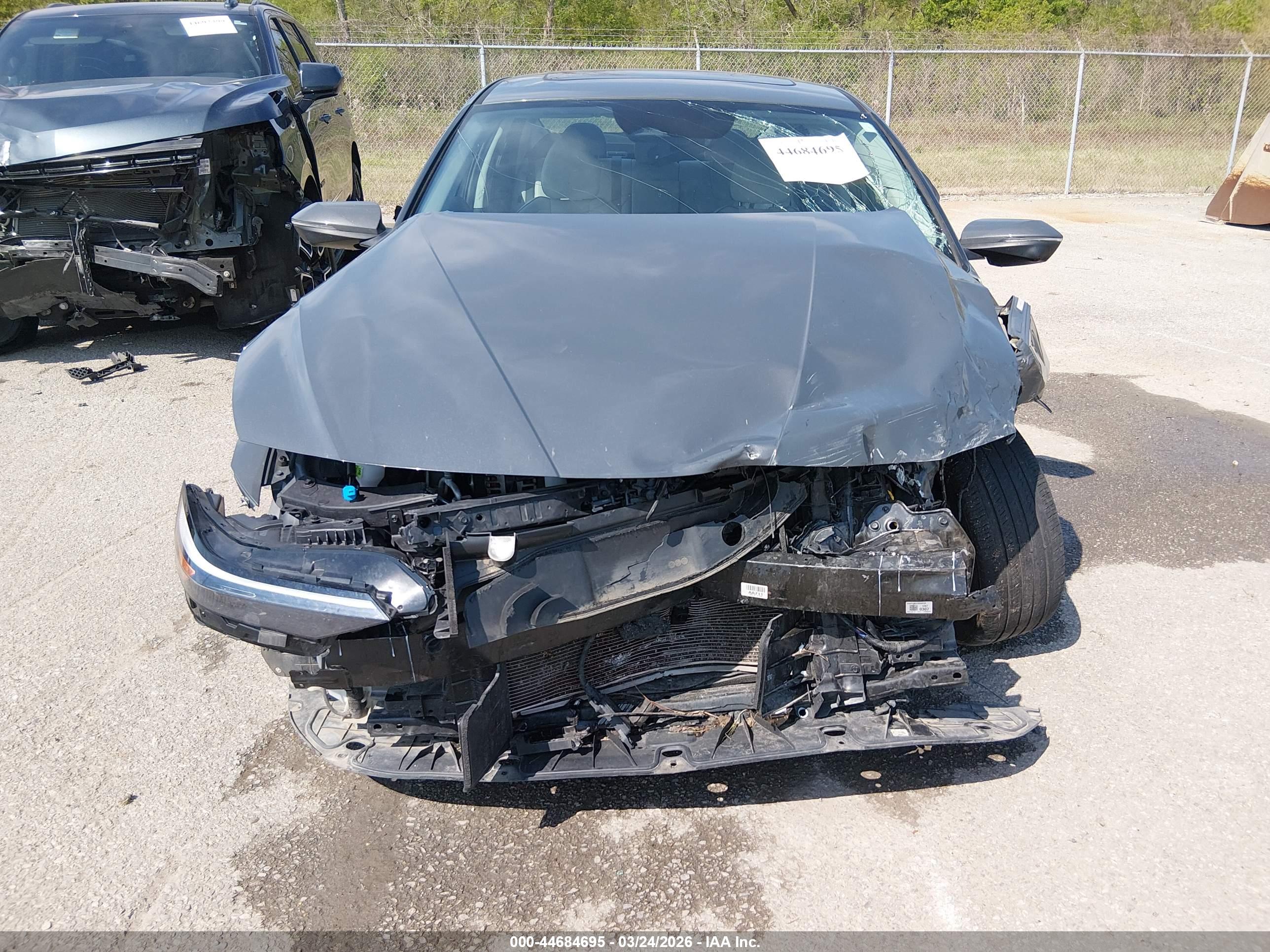 HYUNDAI ELANTRA image 6
