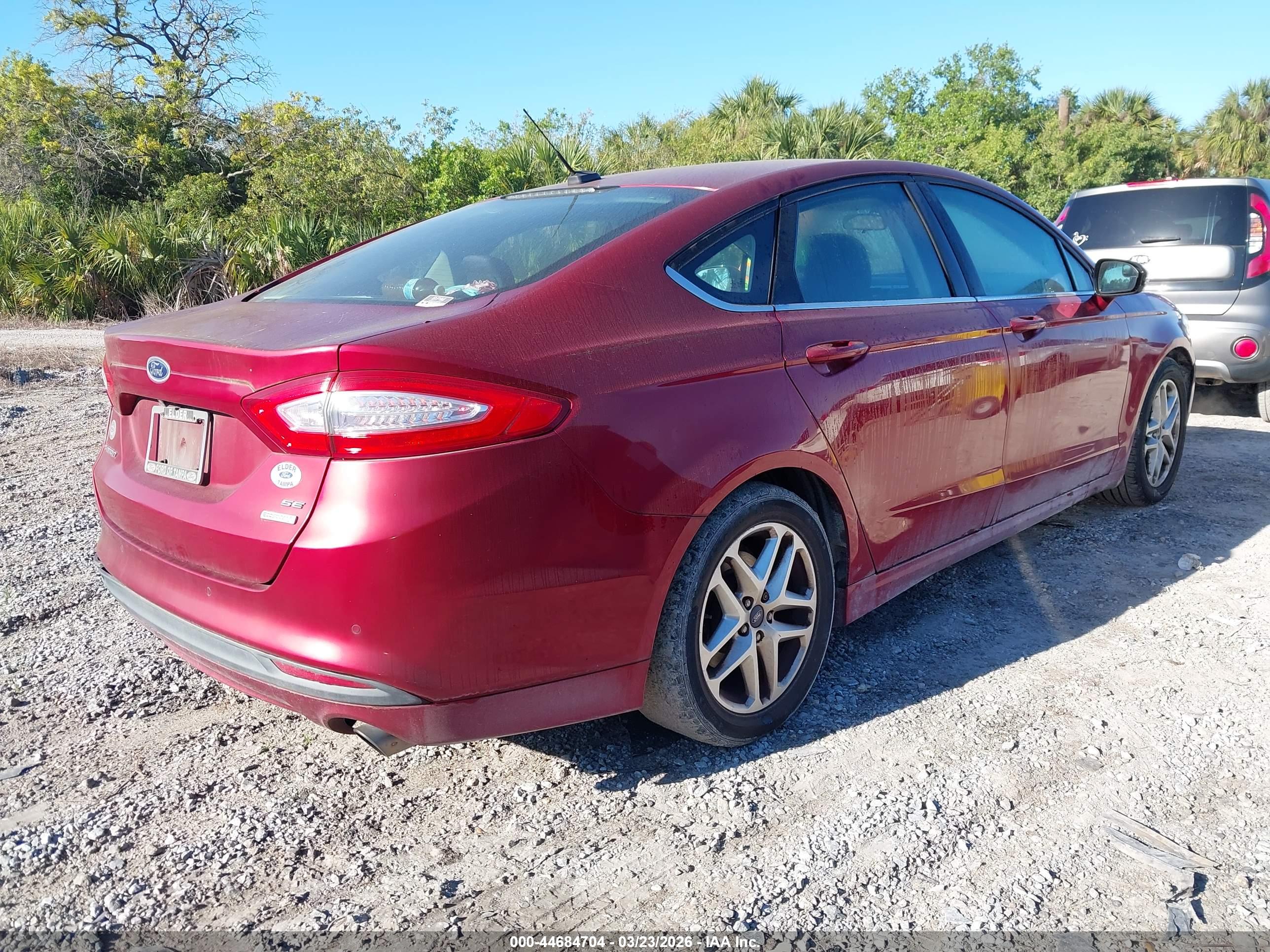 FORD FUSION image 4