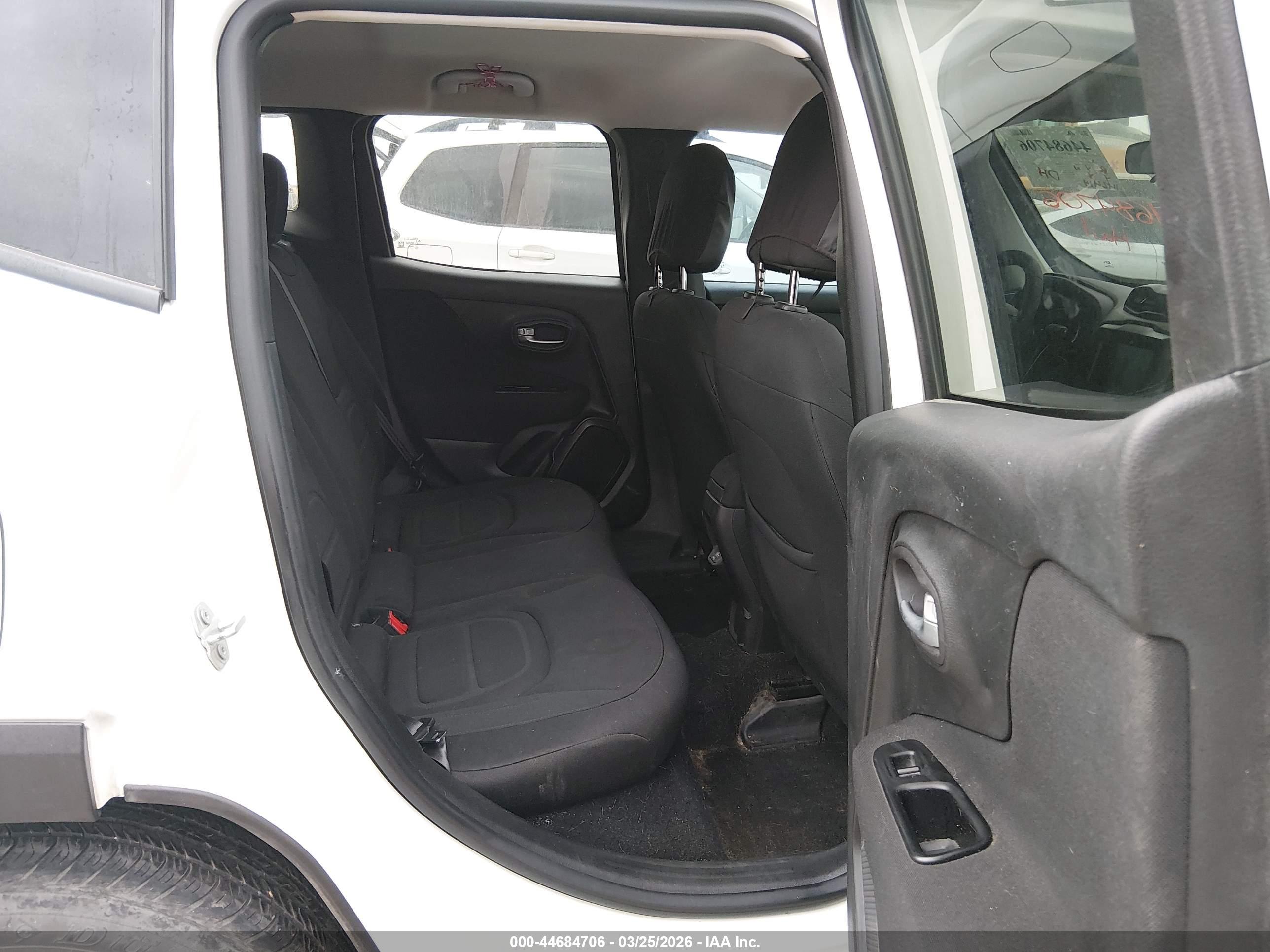 JEEP RENEGADE image 8