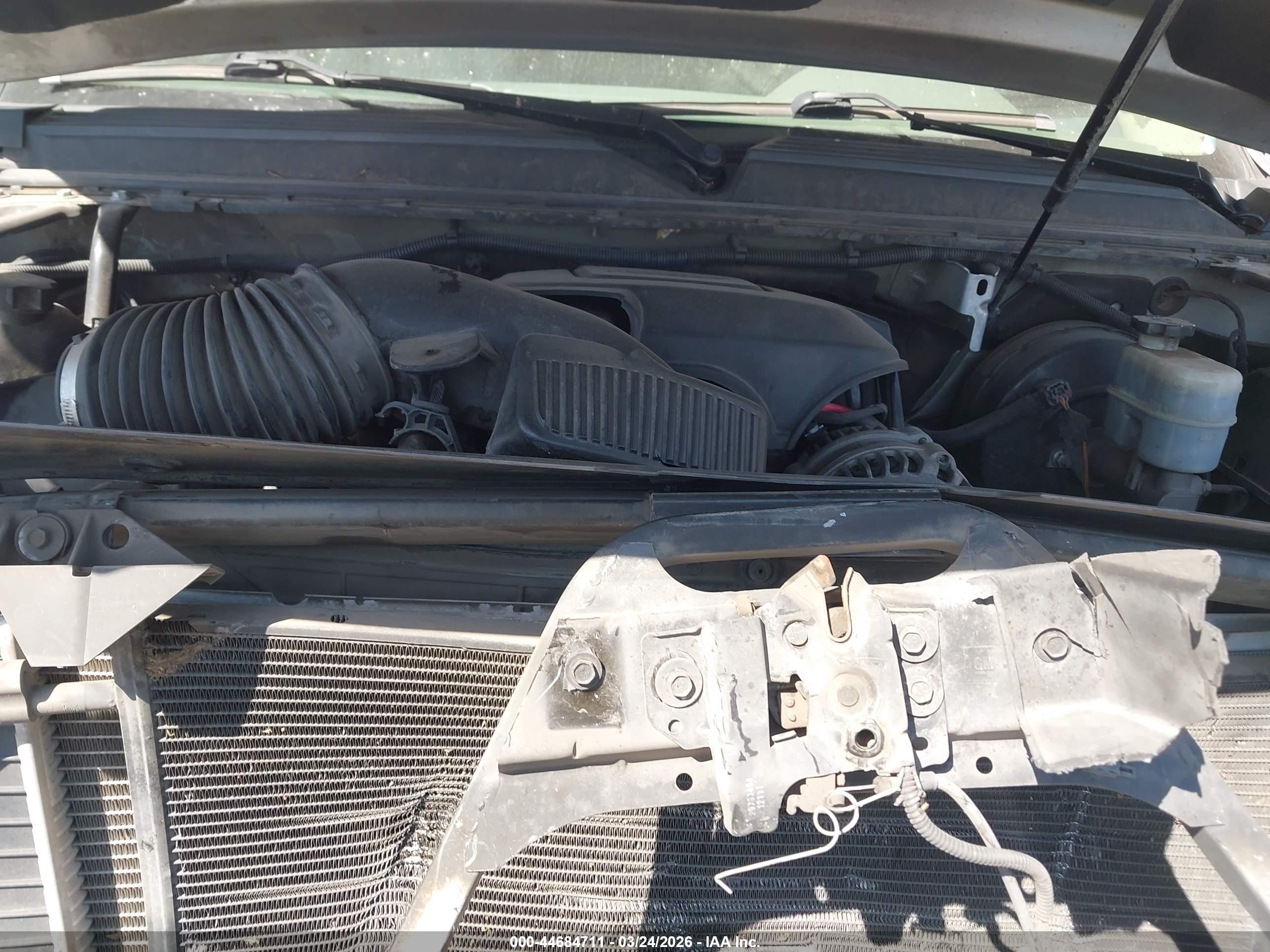 CHEVROLET SUBURBAN image 10