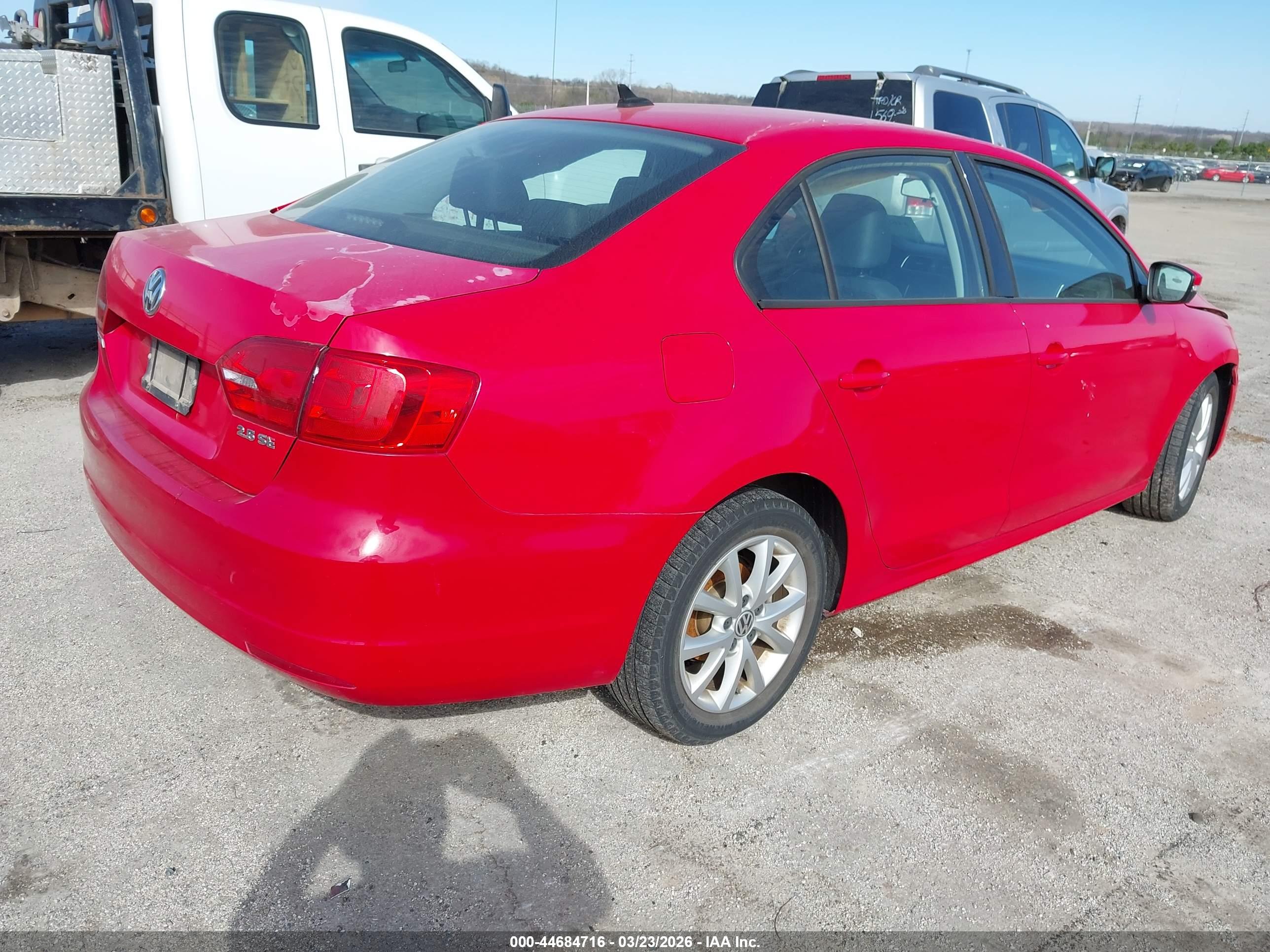 VOLKSWAGEN JETTA image 4