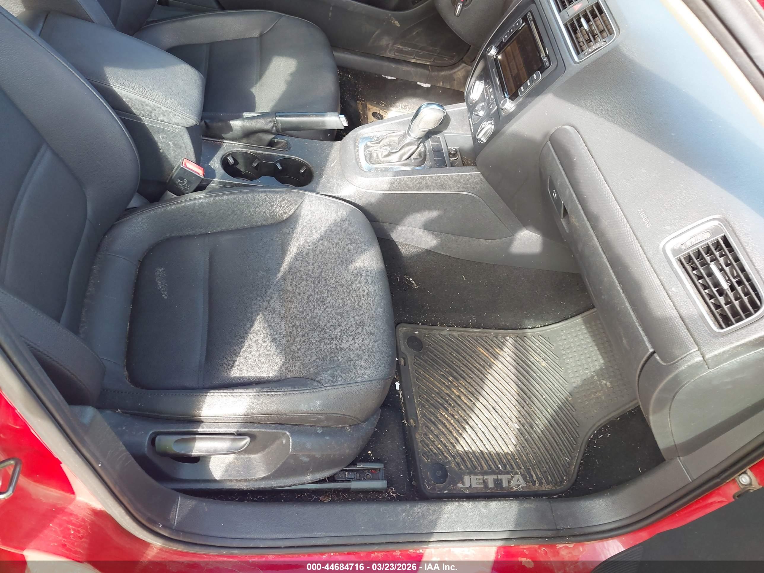 VOLKSWAGEN JETTA image 5