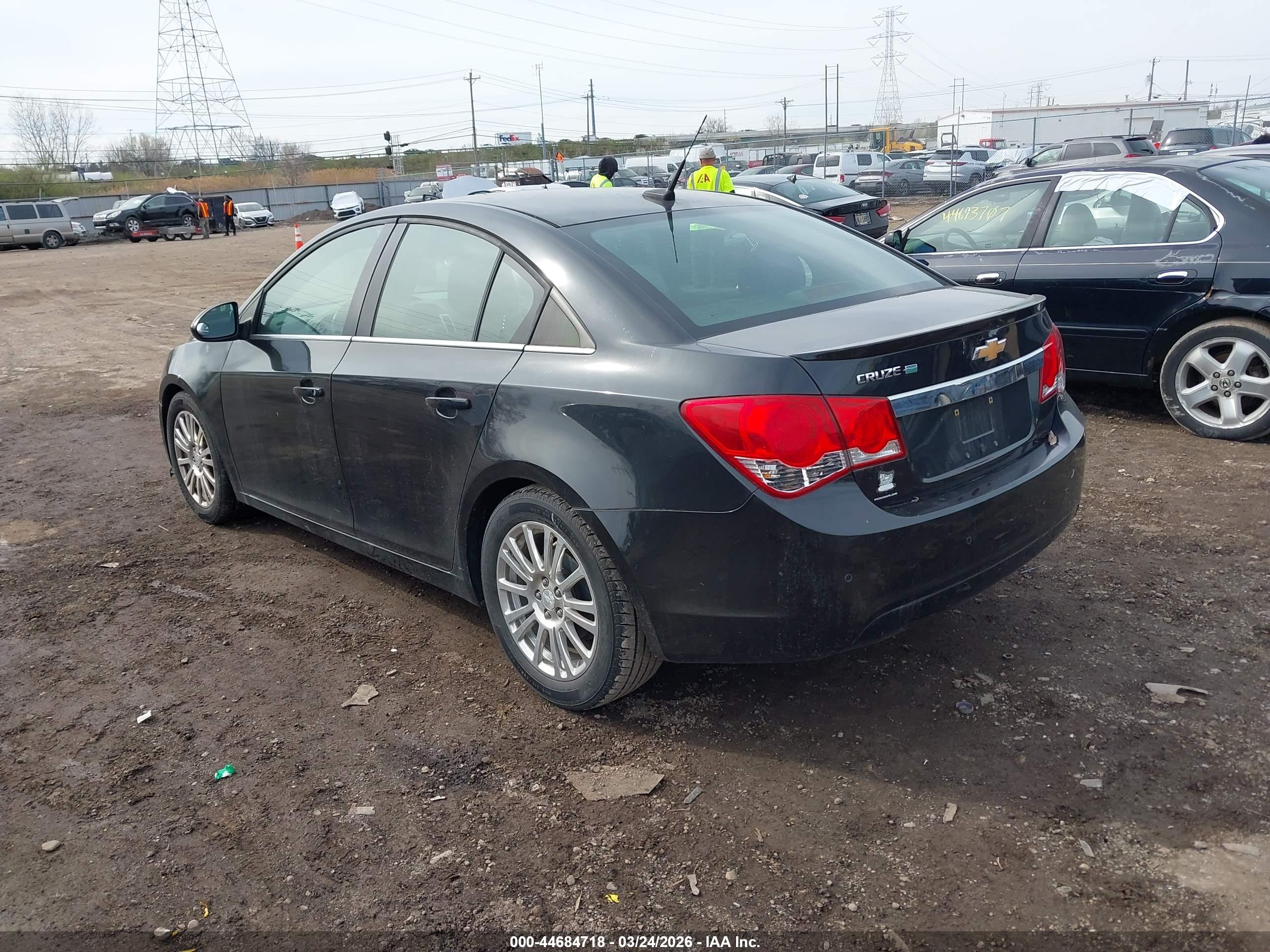 CHEVROLET CRUZE image 3