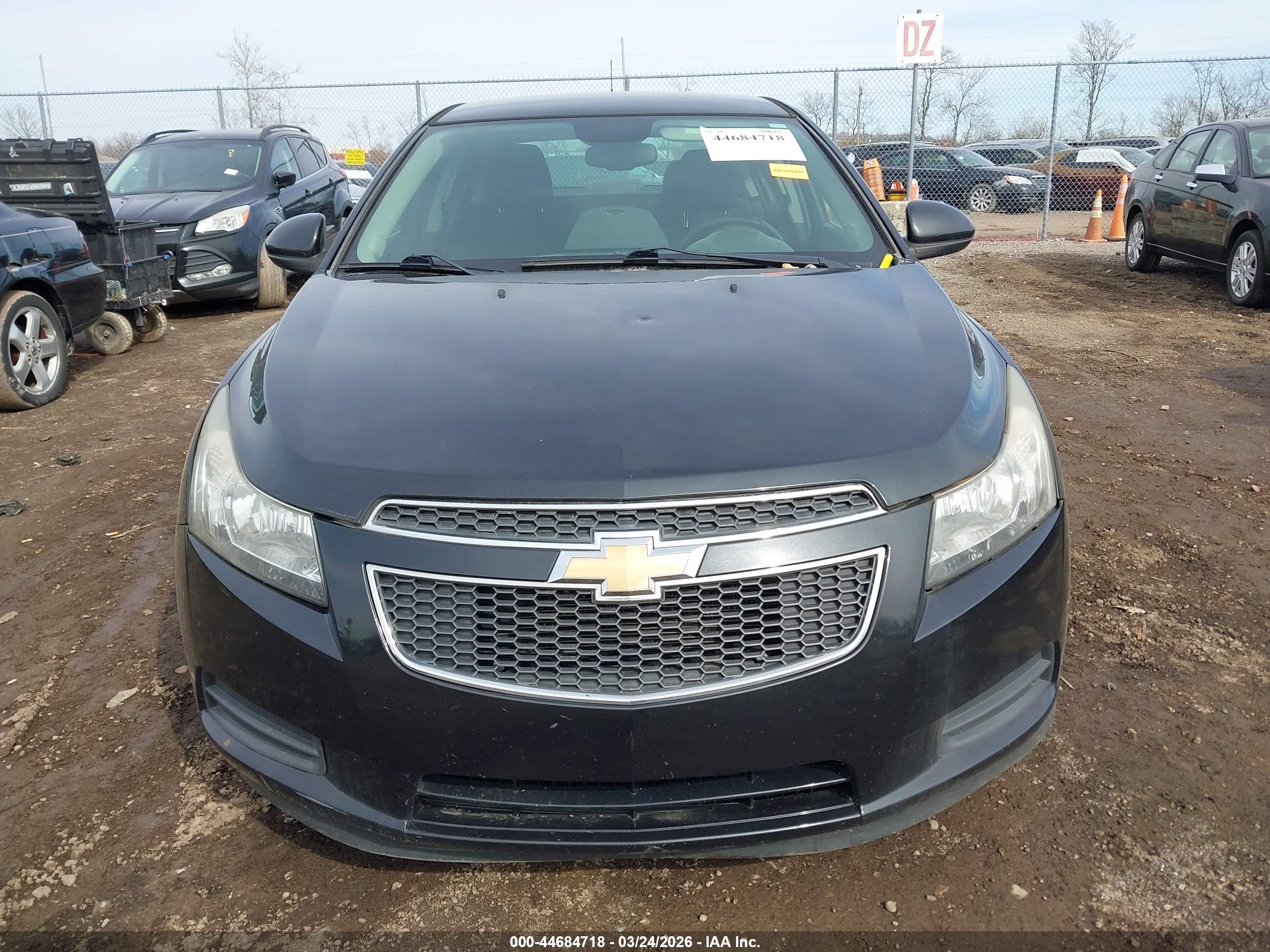 CHEVROLET CRUZE image 6