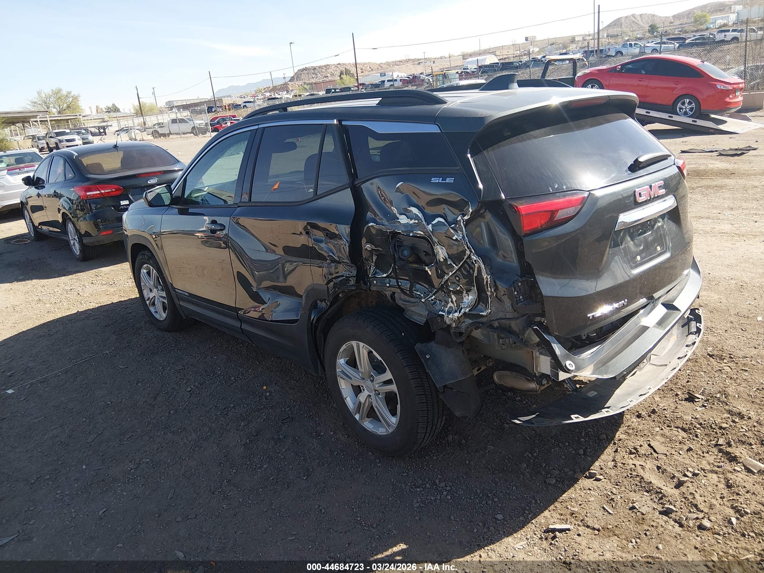 GMC TERRAIN image 6