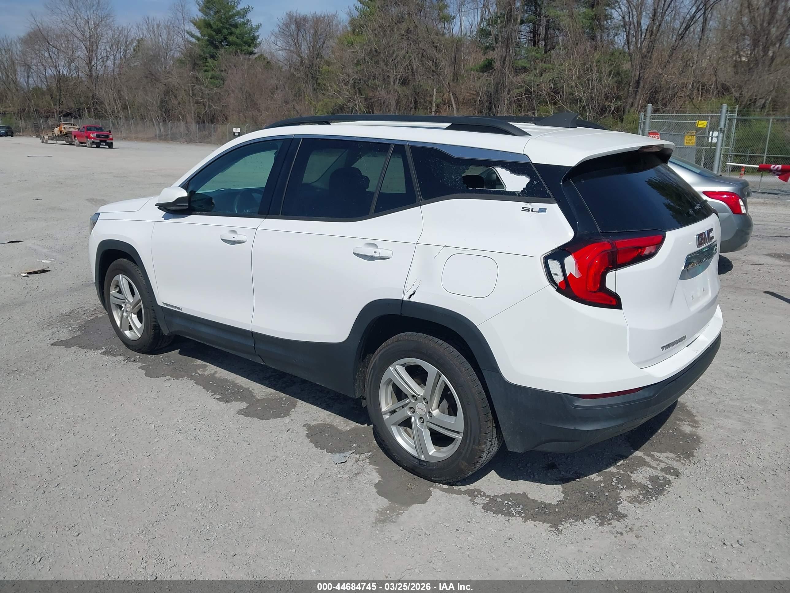 GMC TERRAIN image 3