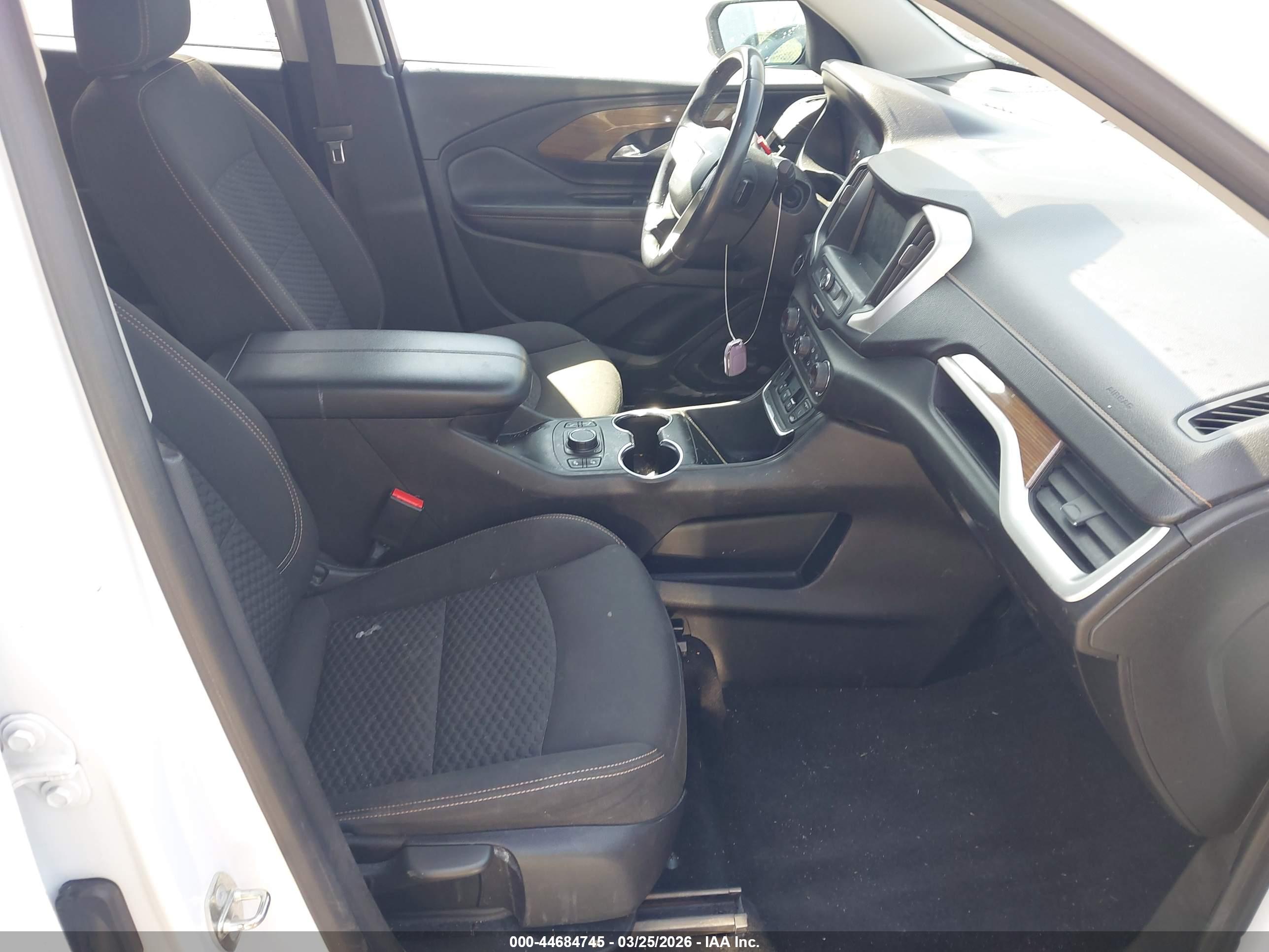 GMC TERRAIN image 5