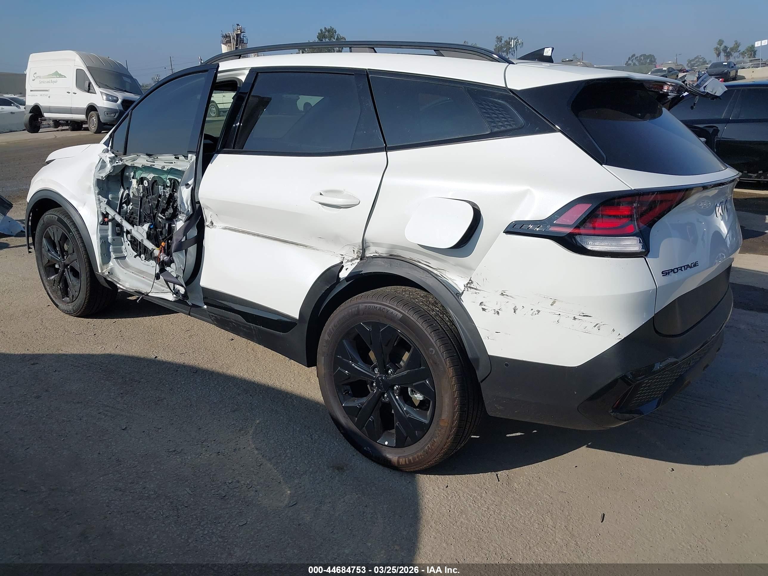 KIA SPORTAGE image 3