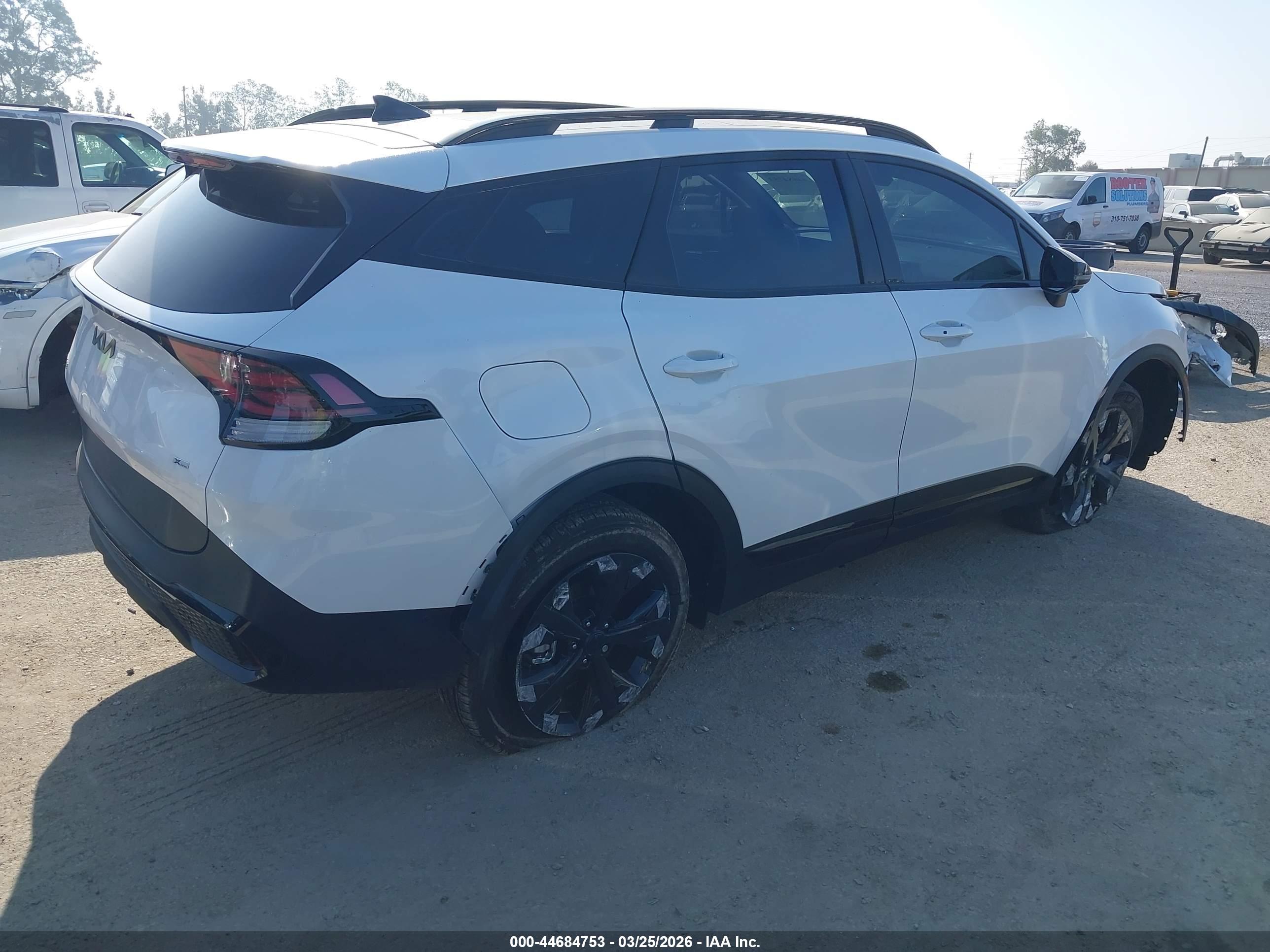 KIA SPORTAGE image 4