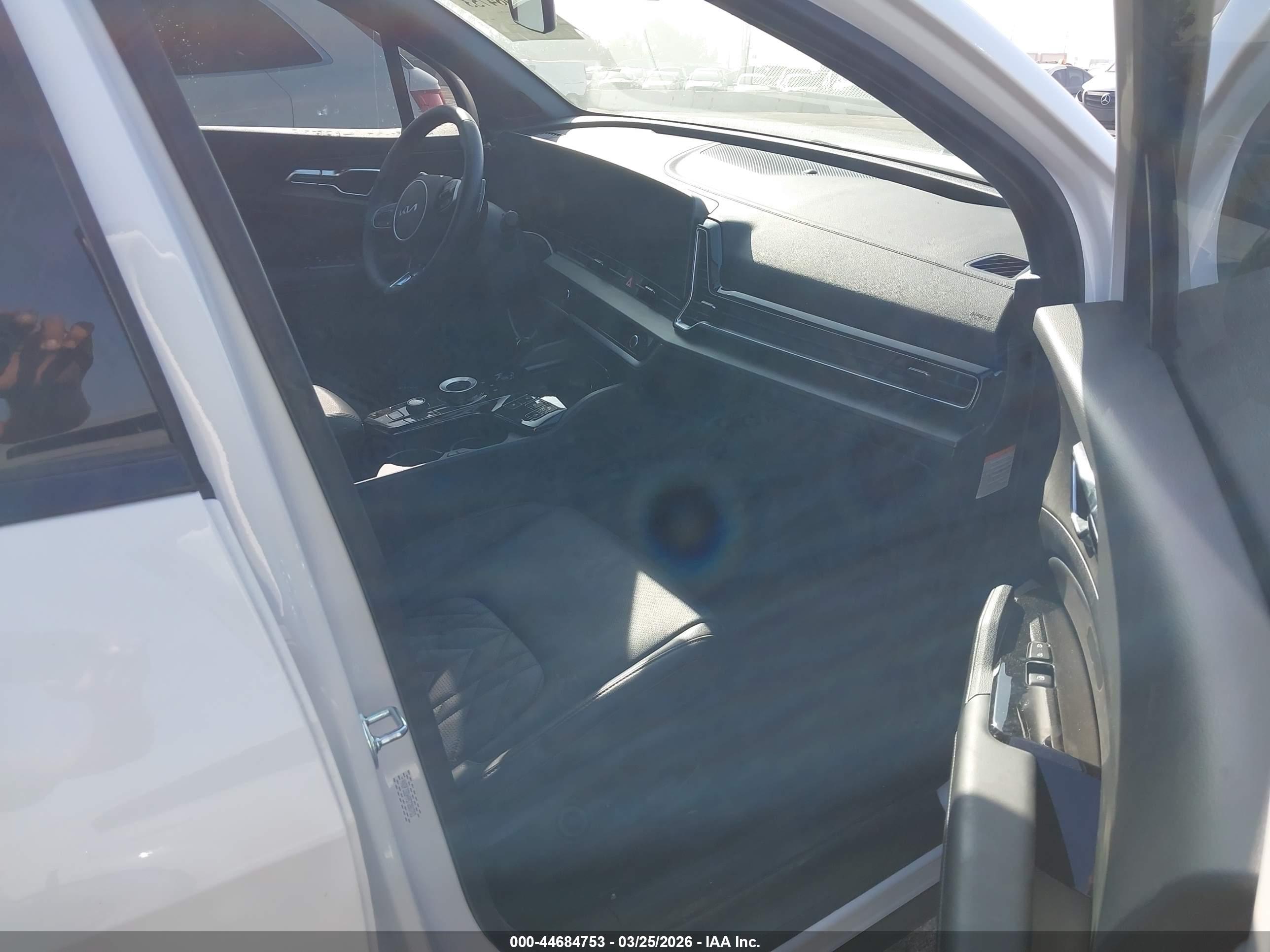 KIA SPORTAGE image 5
