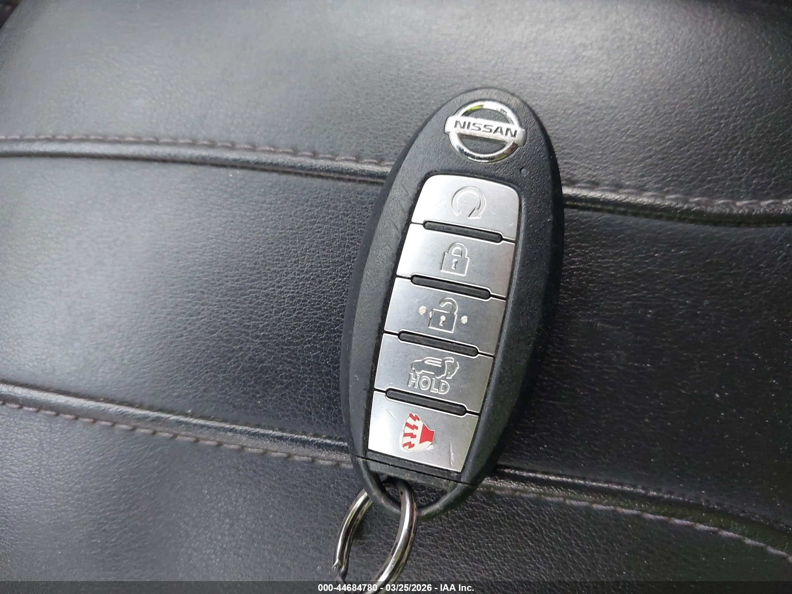 NISSAN ROGUE image 11