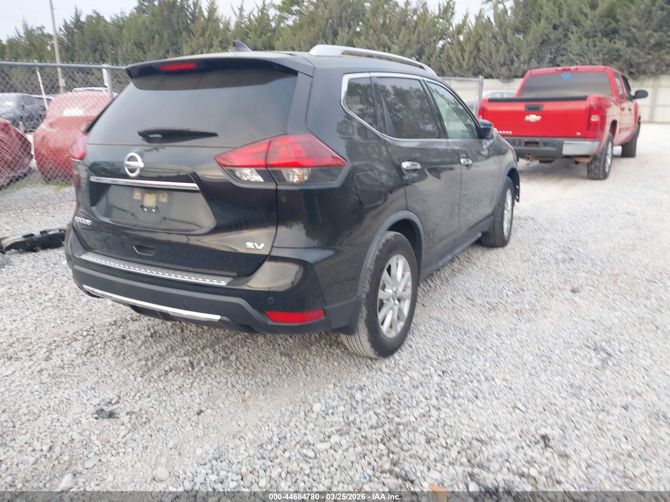 NISSAN ROGUE image 4