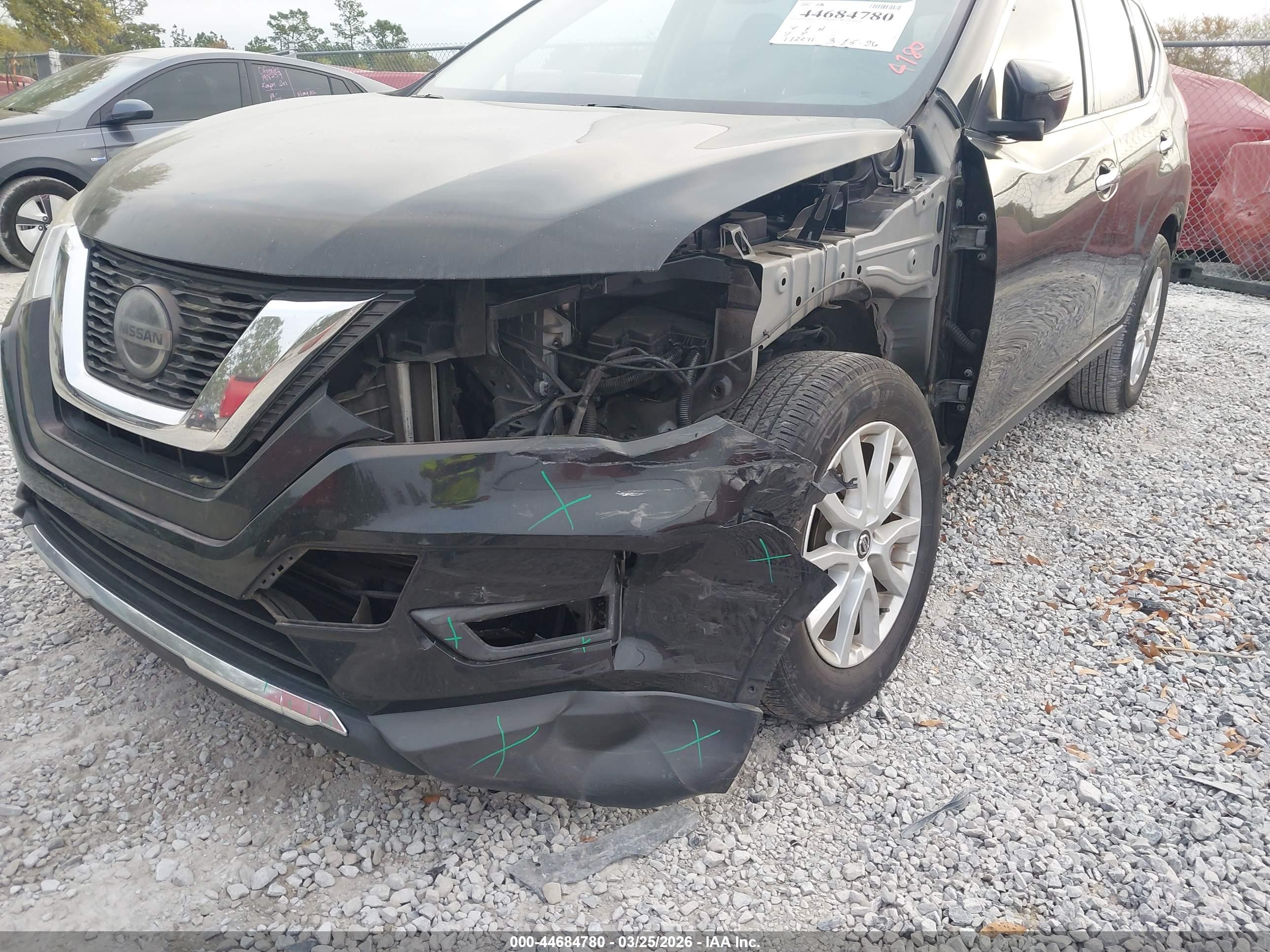 NISSAN ROGUE image 6