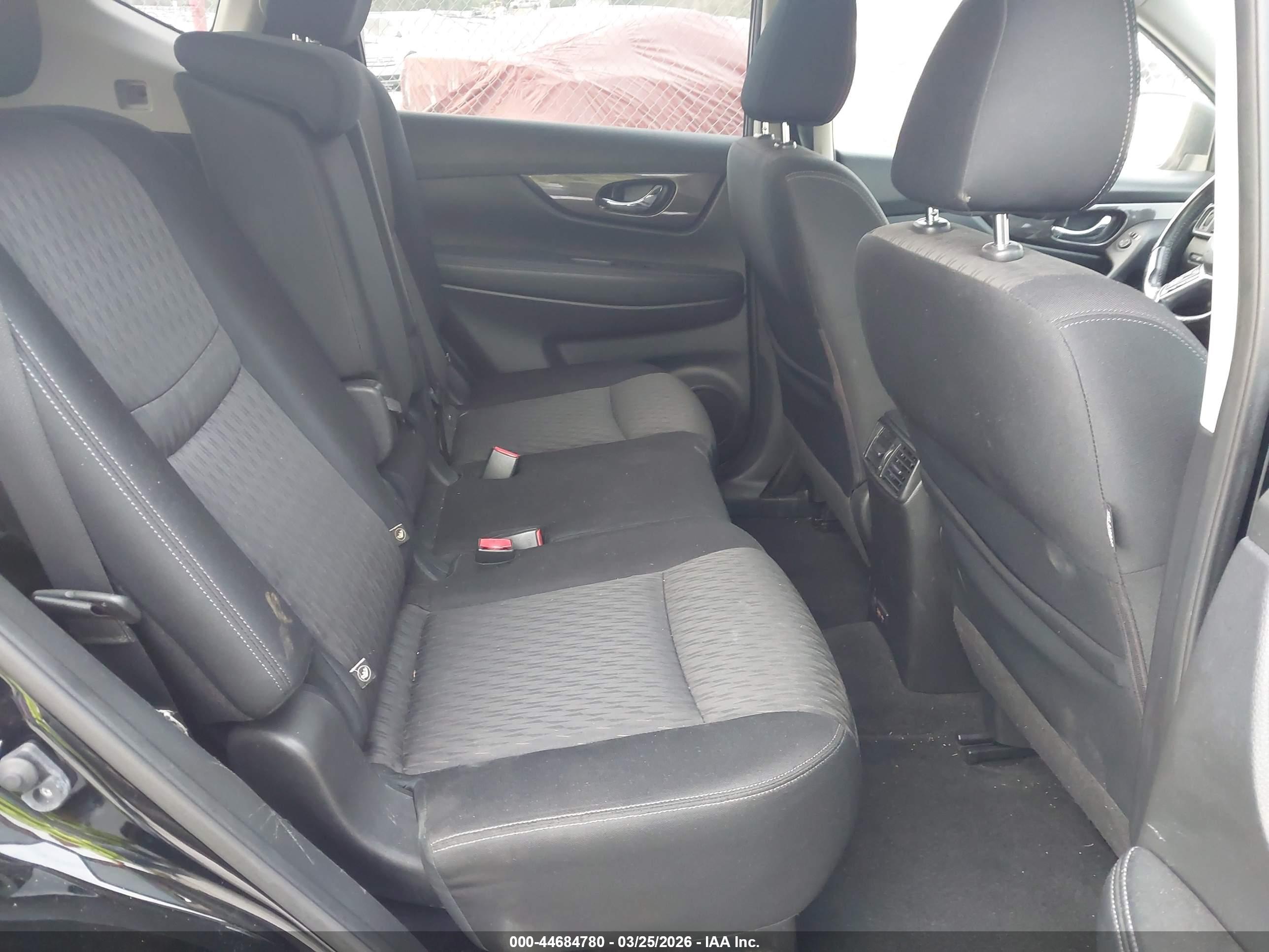 NISSAN ROGUE image 8