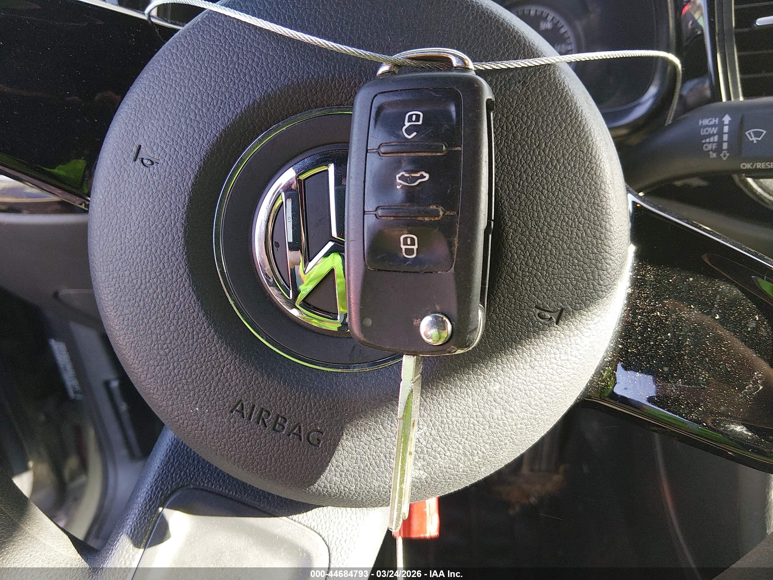 VOLKSWAGEN BEETLE image 11