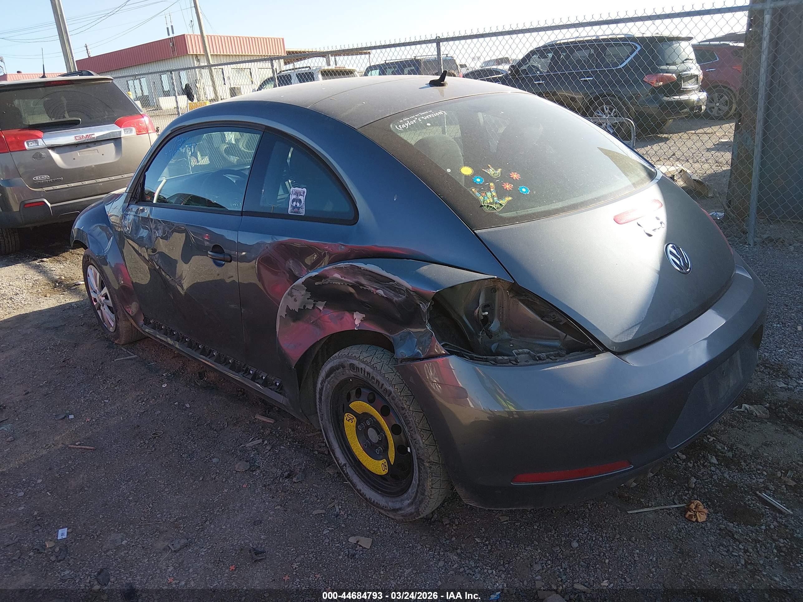 VOLKSWAGEN BEETLE image 3
