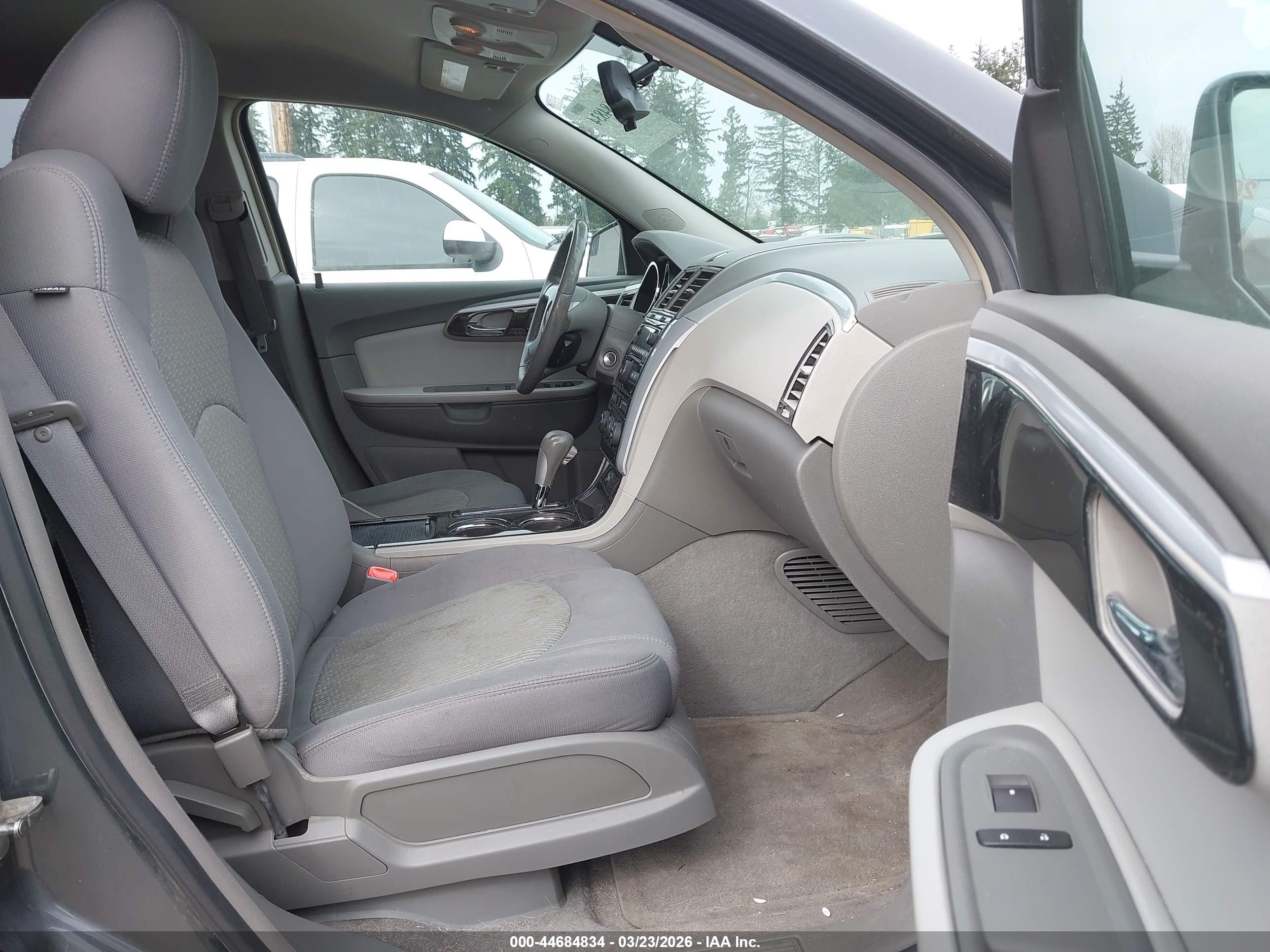 CHEVROLET TRAVERSE image 5