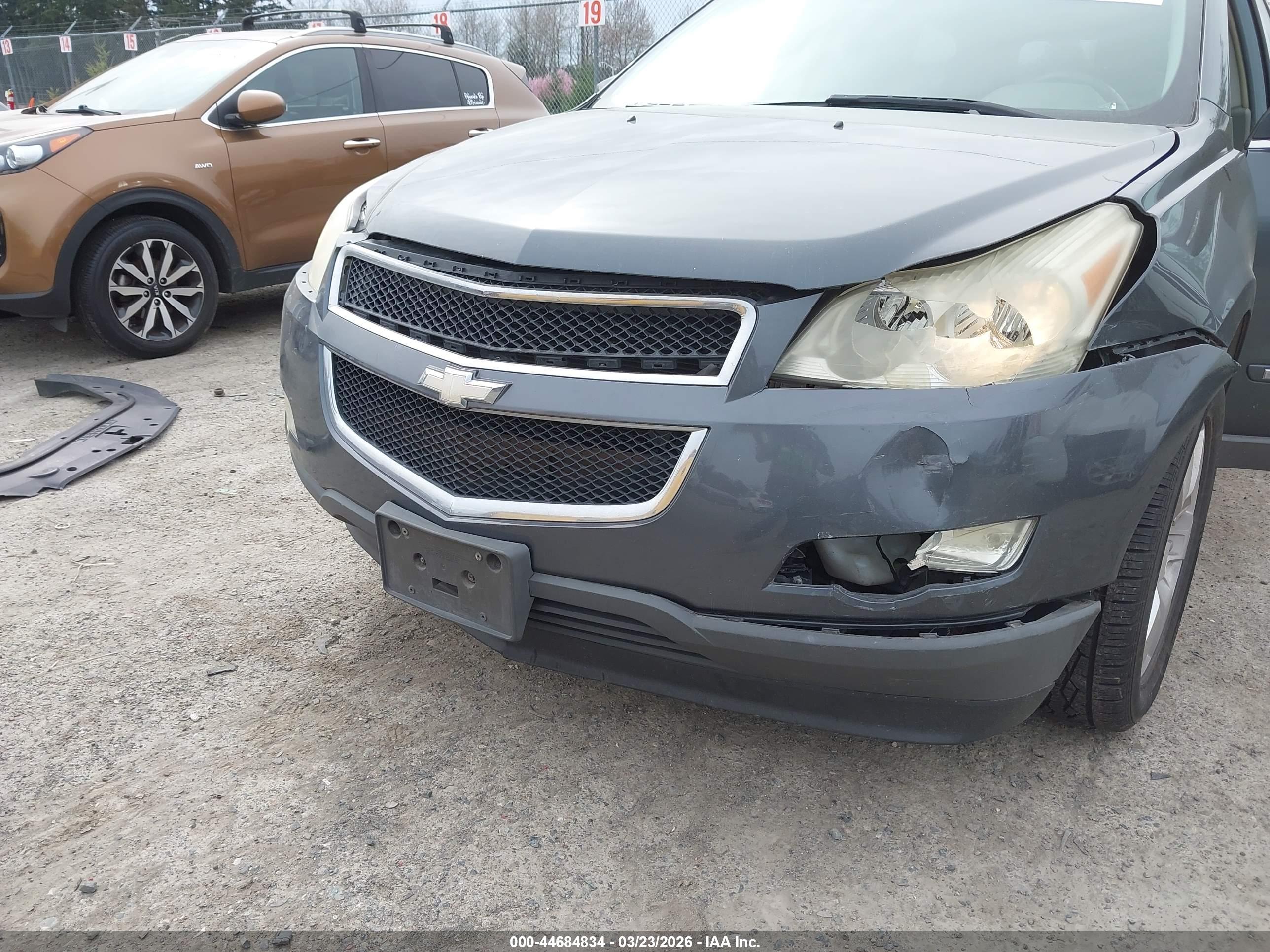 CHEVROLET TRAVERSE image 6