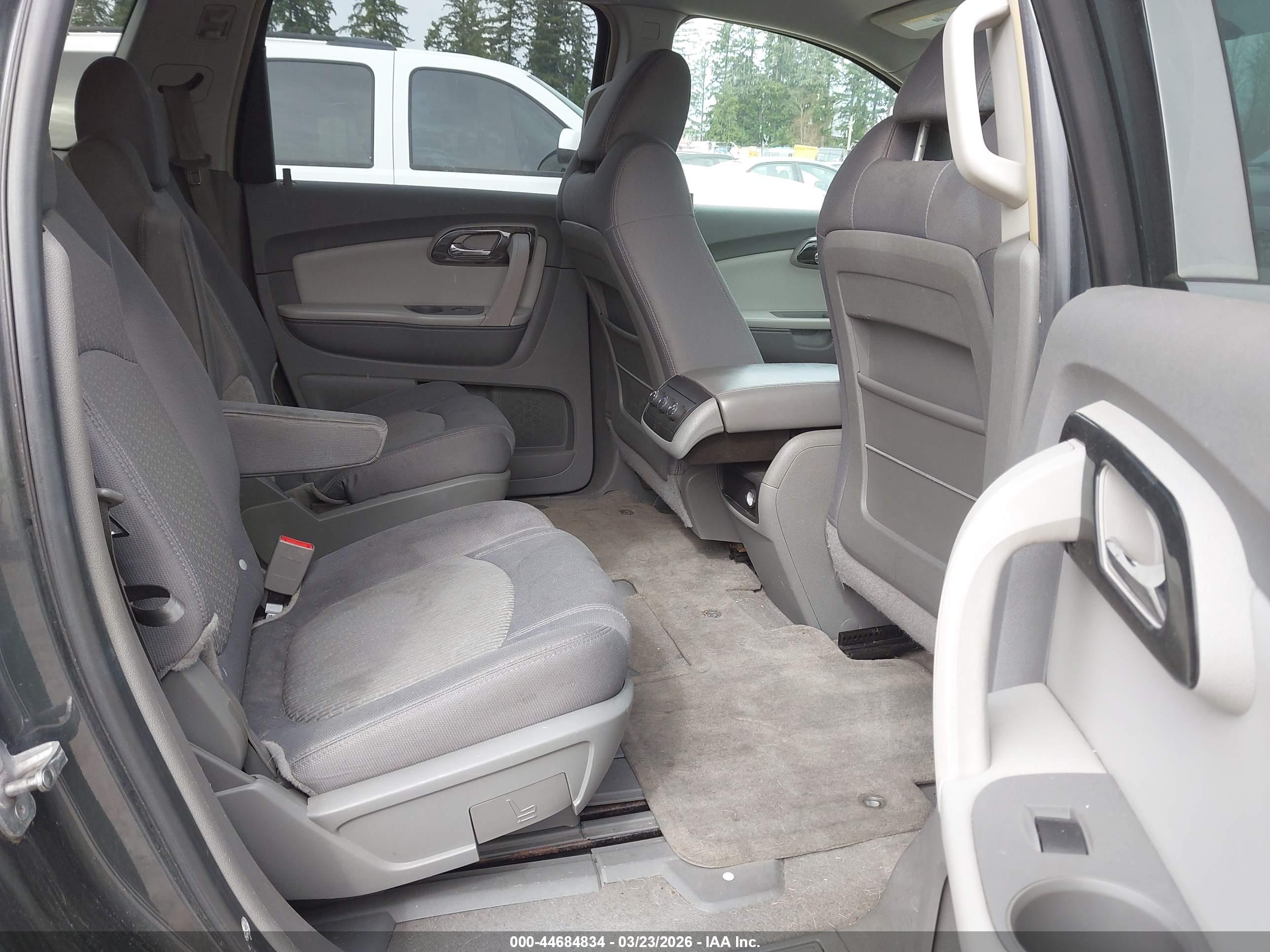 CHEVROLET TRAVERSE image 8