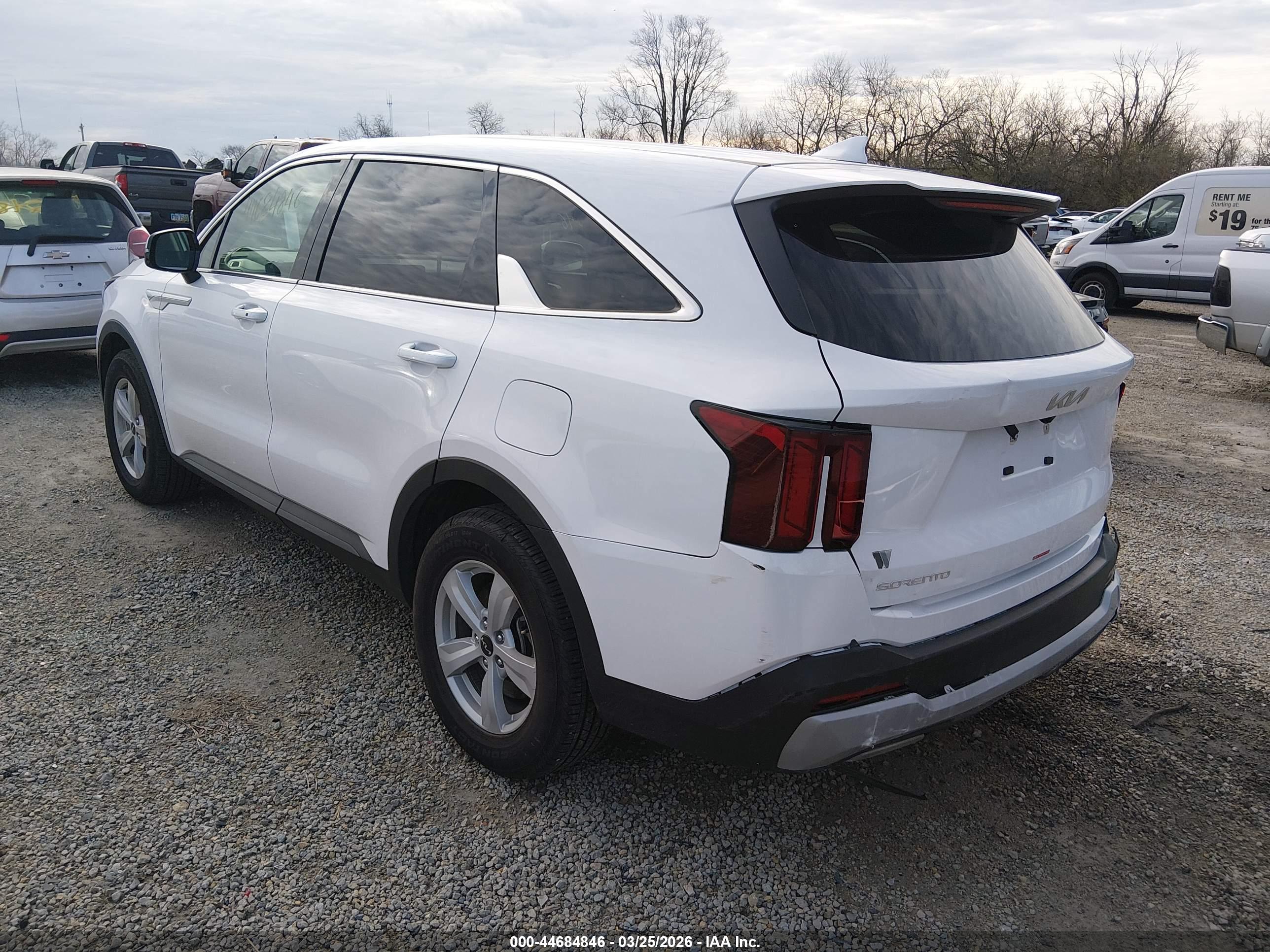 KIA SORENTO image 3