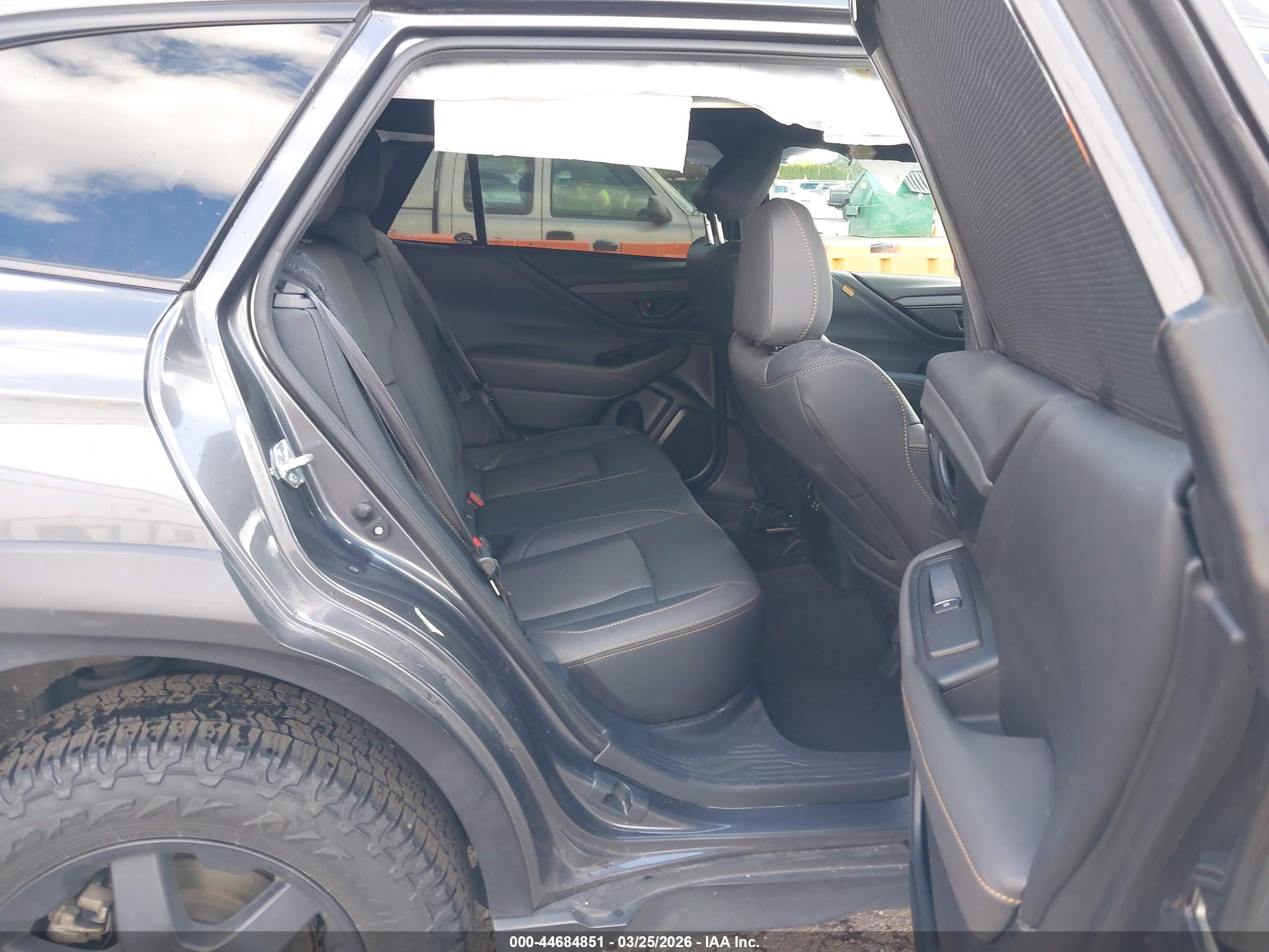 SUBARU OUTBACK image 8