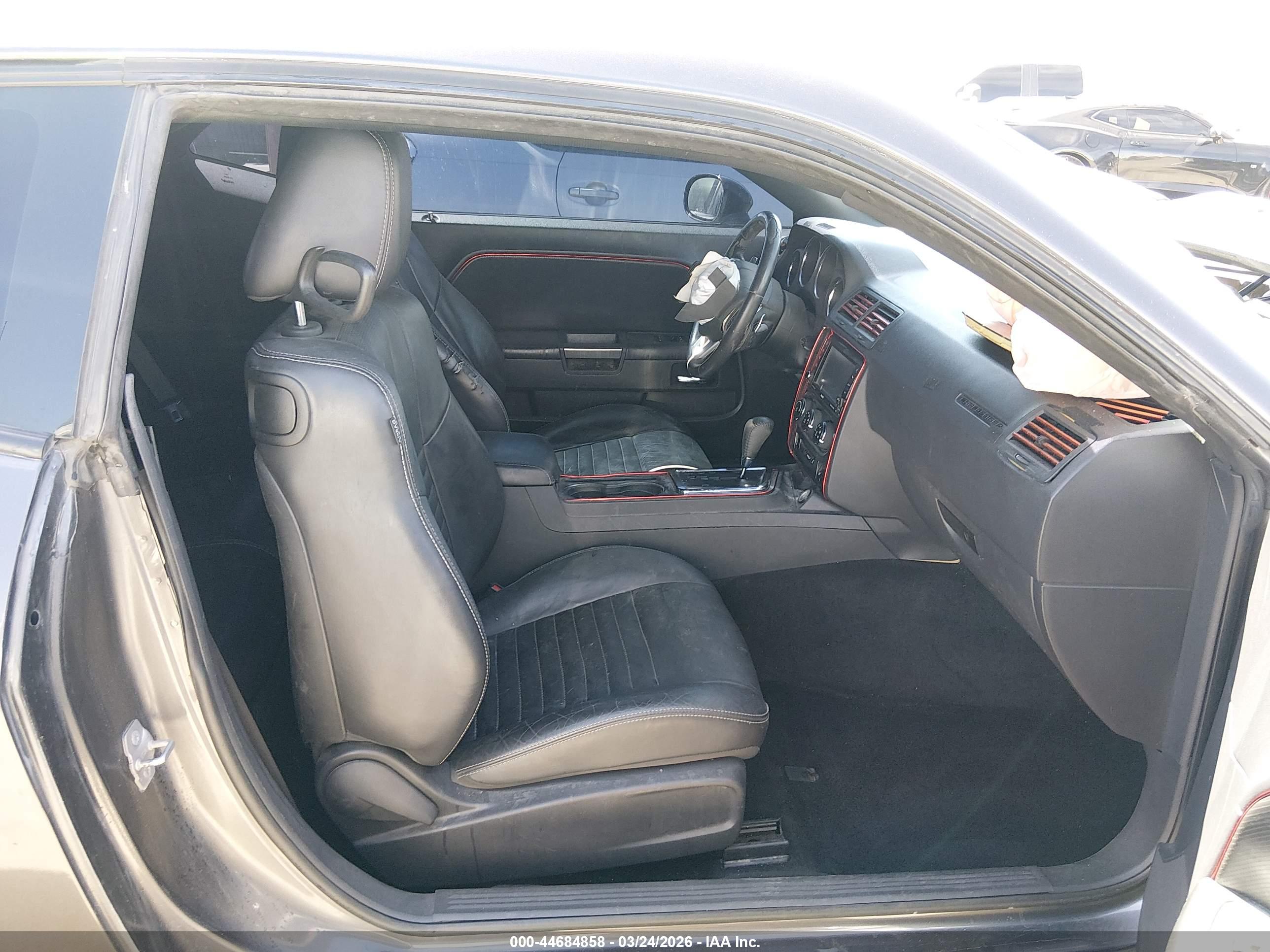 DODGE CHALLENGER image 5