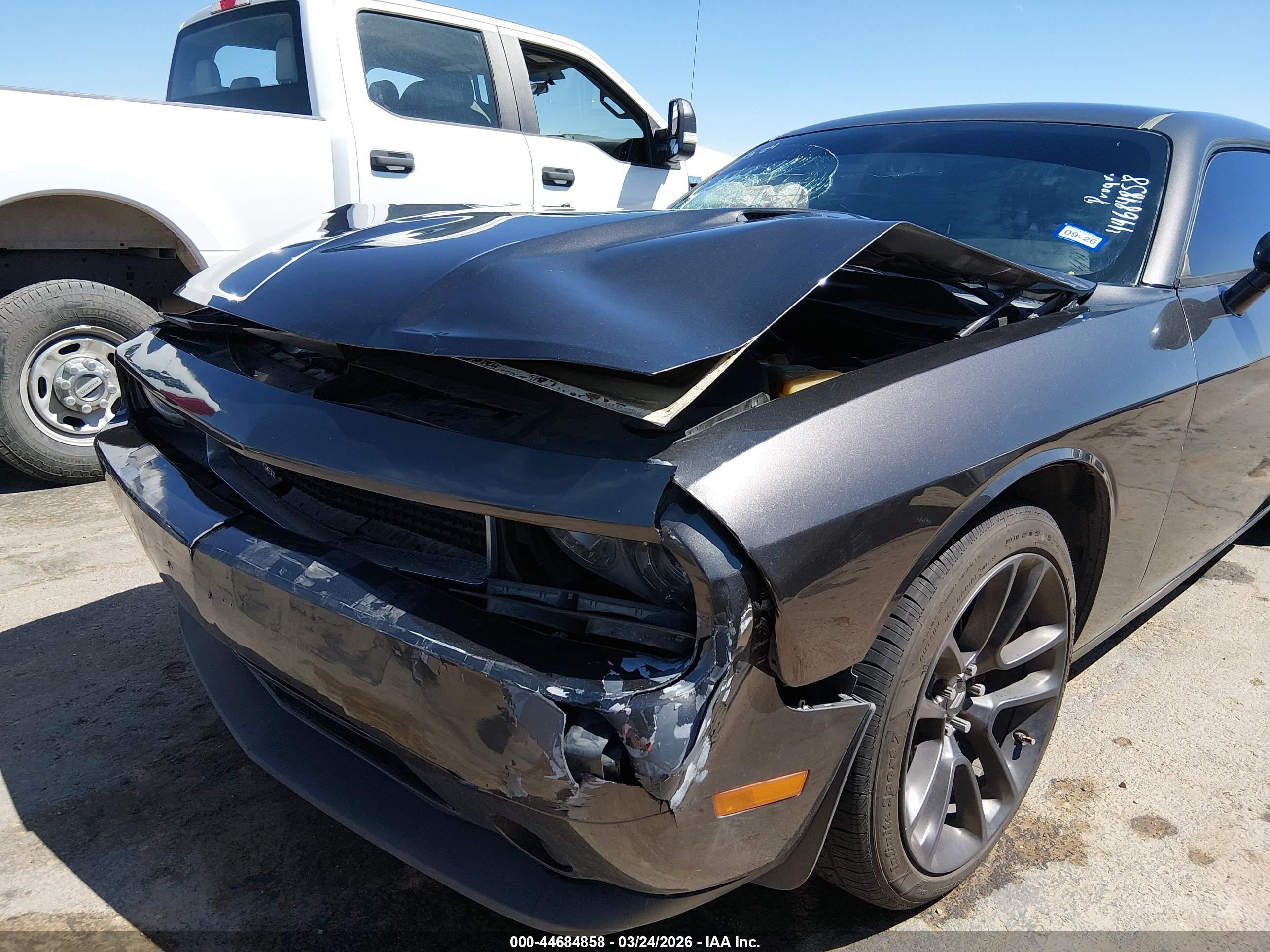 DODGE CHALLENGER image 6