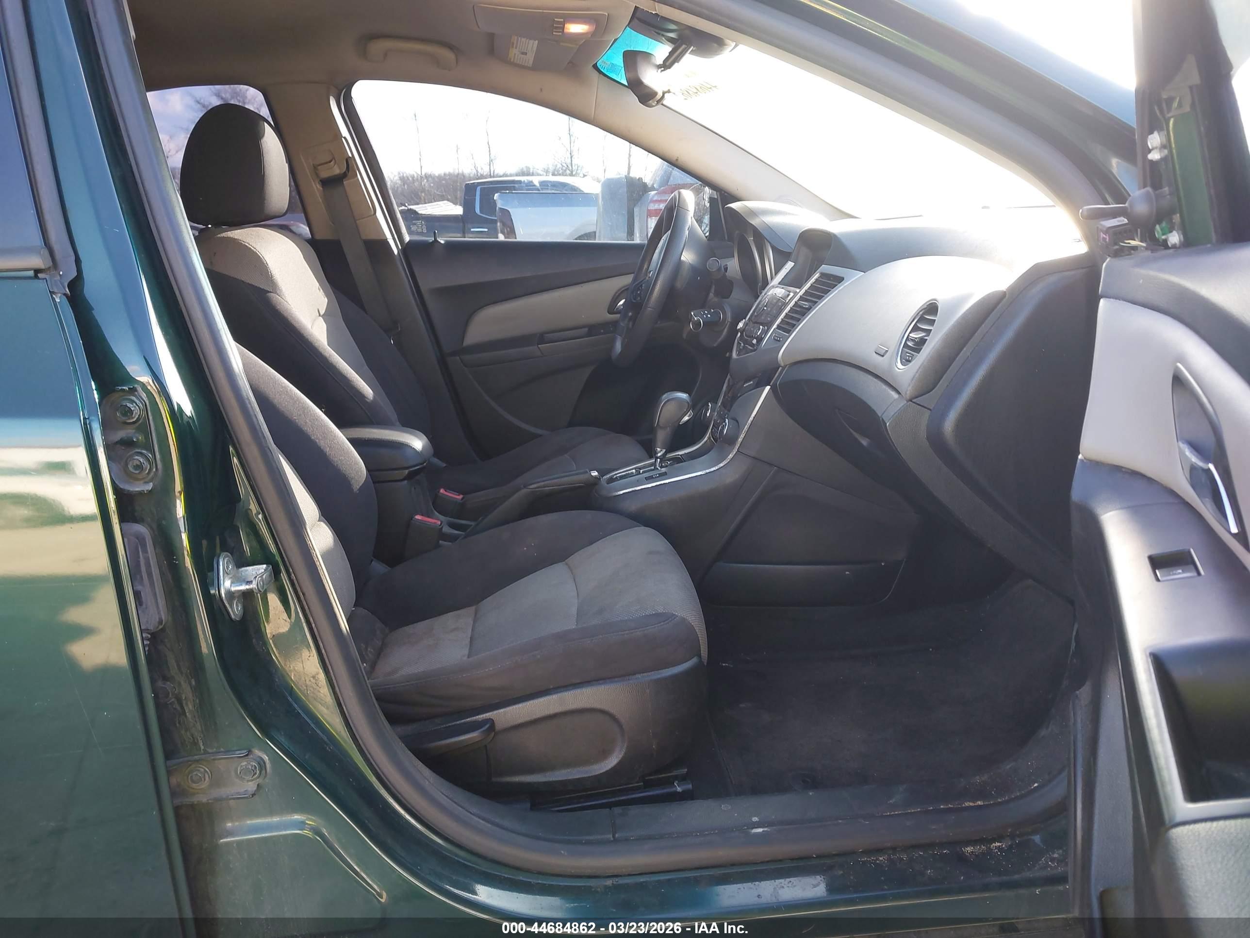CHEVROLET CRUZE image 5