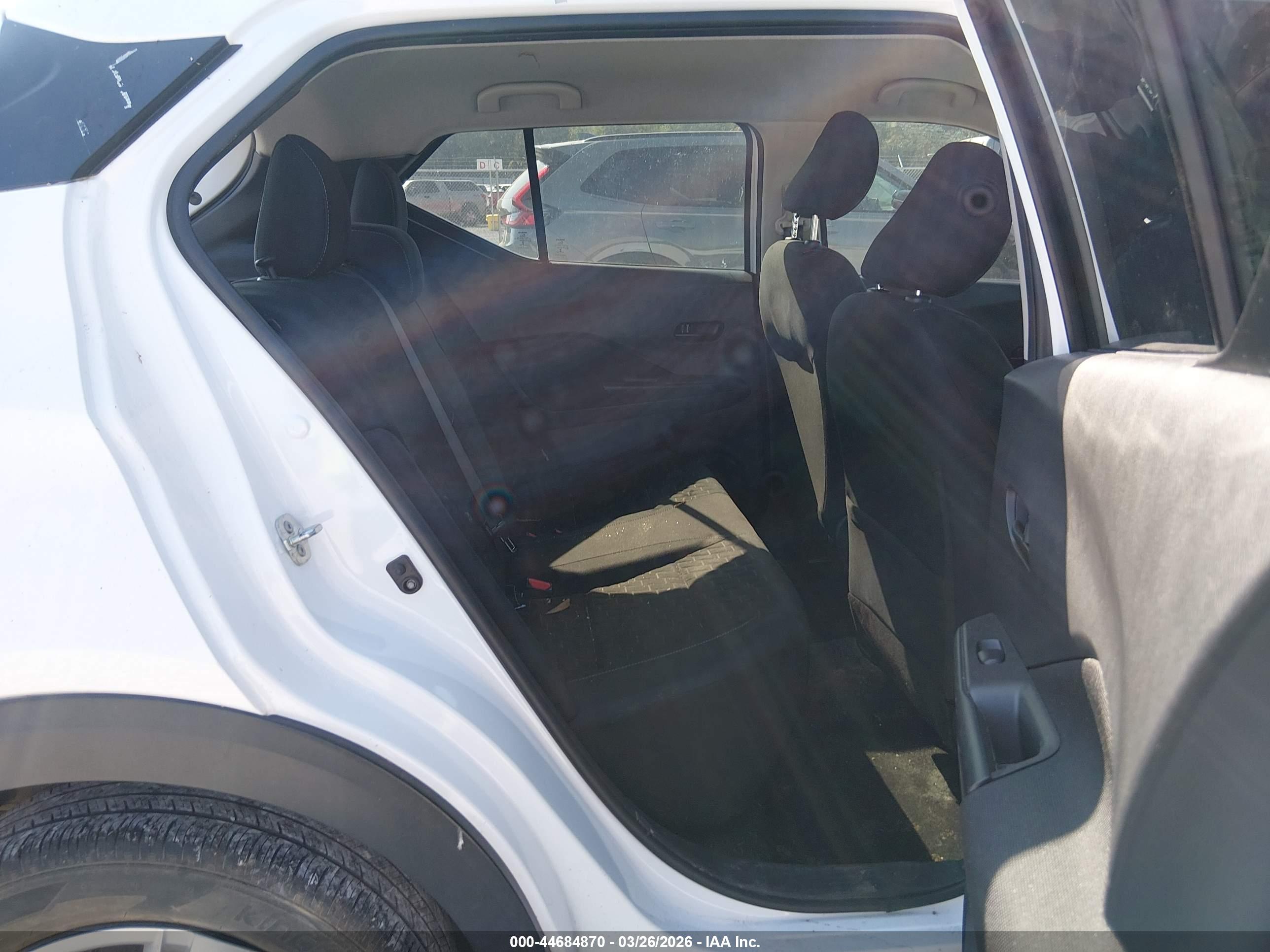 NISSAN KICKS image 8