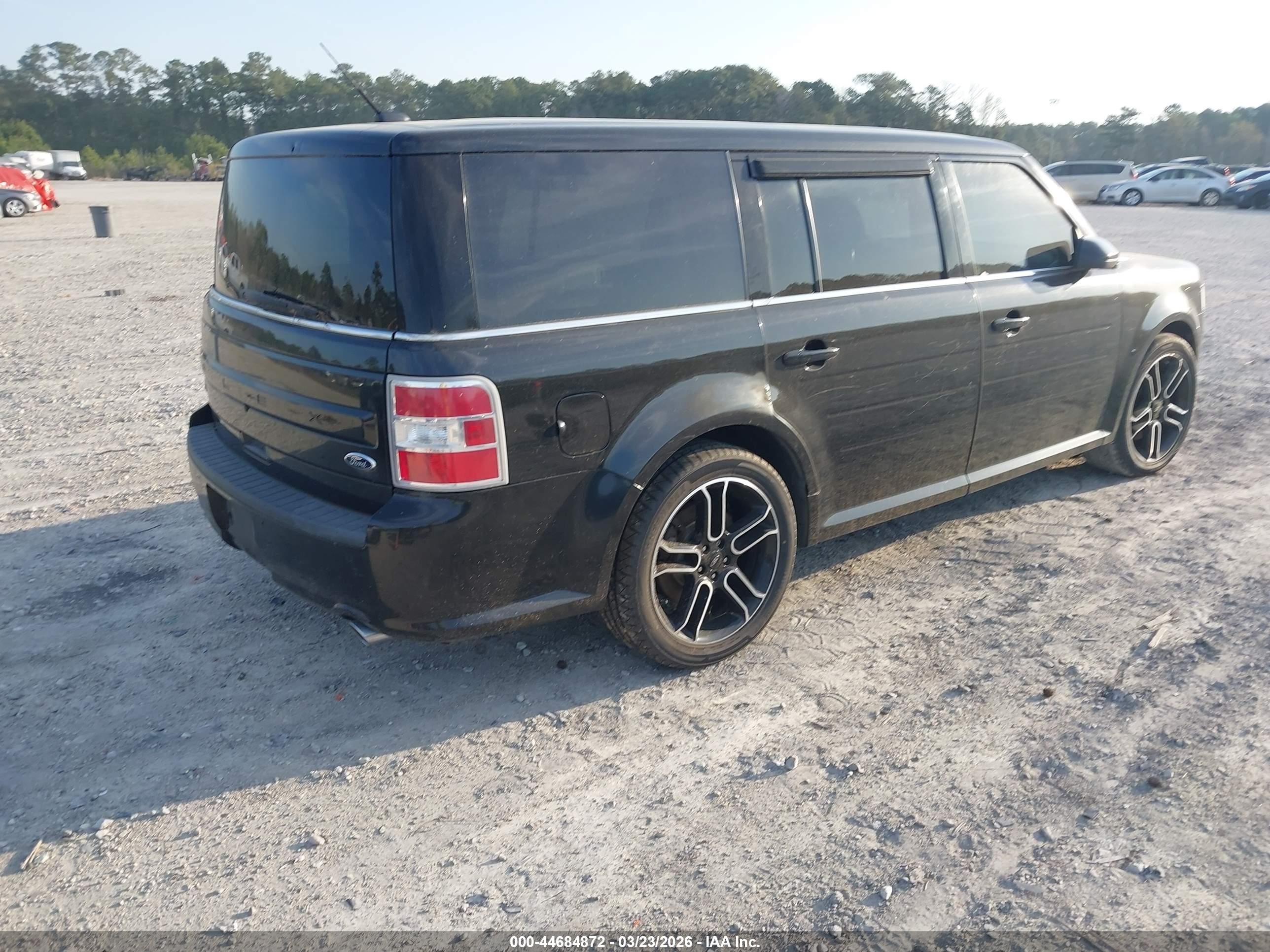 FORD FLEX image 4