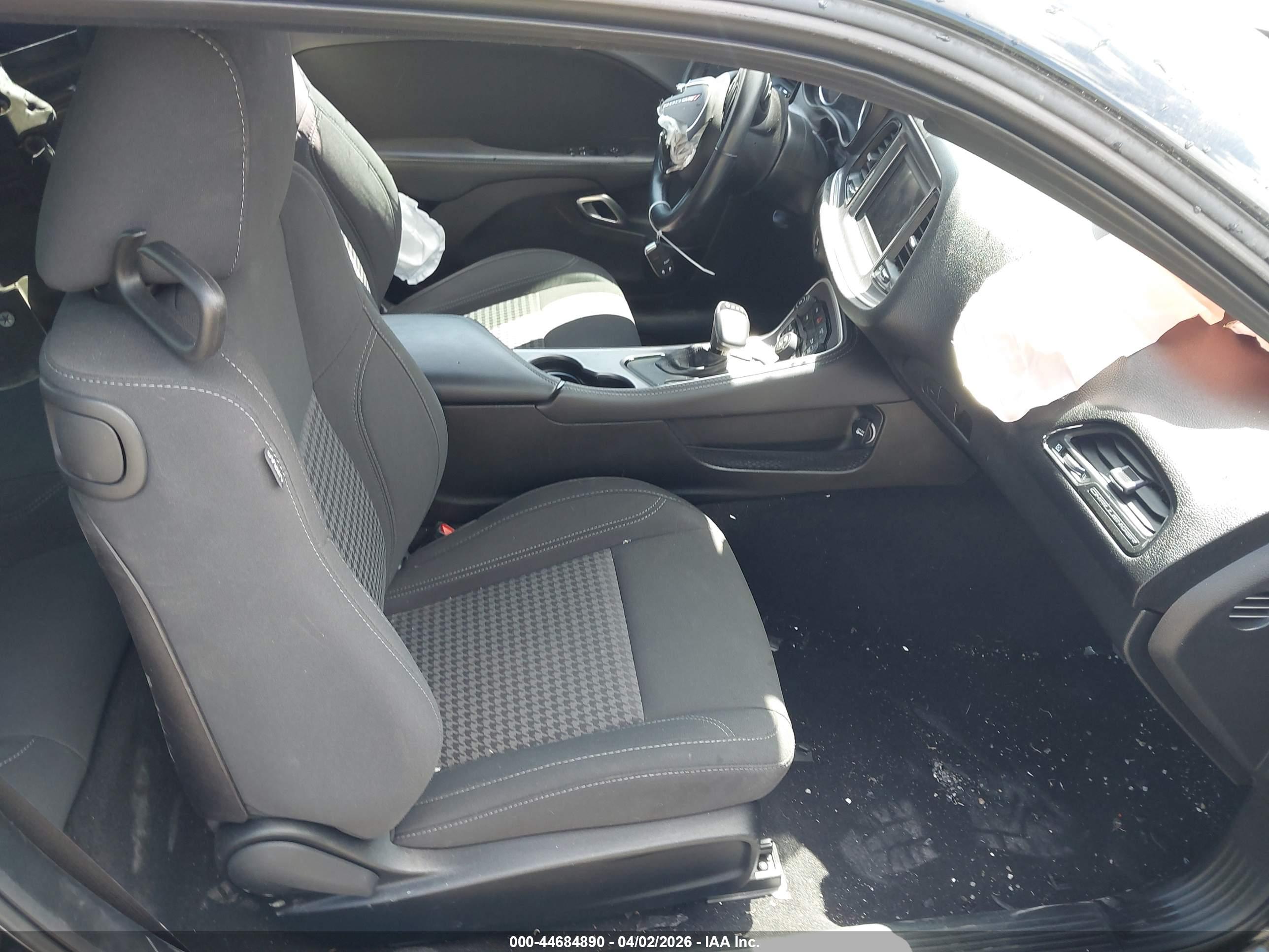 DODGE CHALLENGER image 5