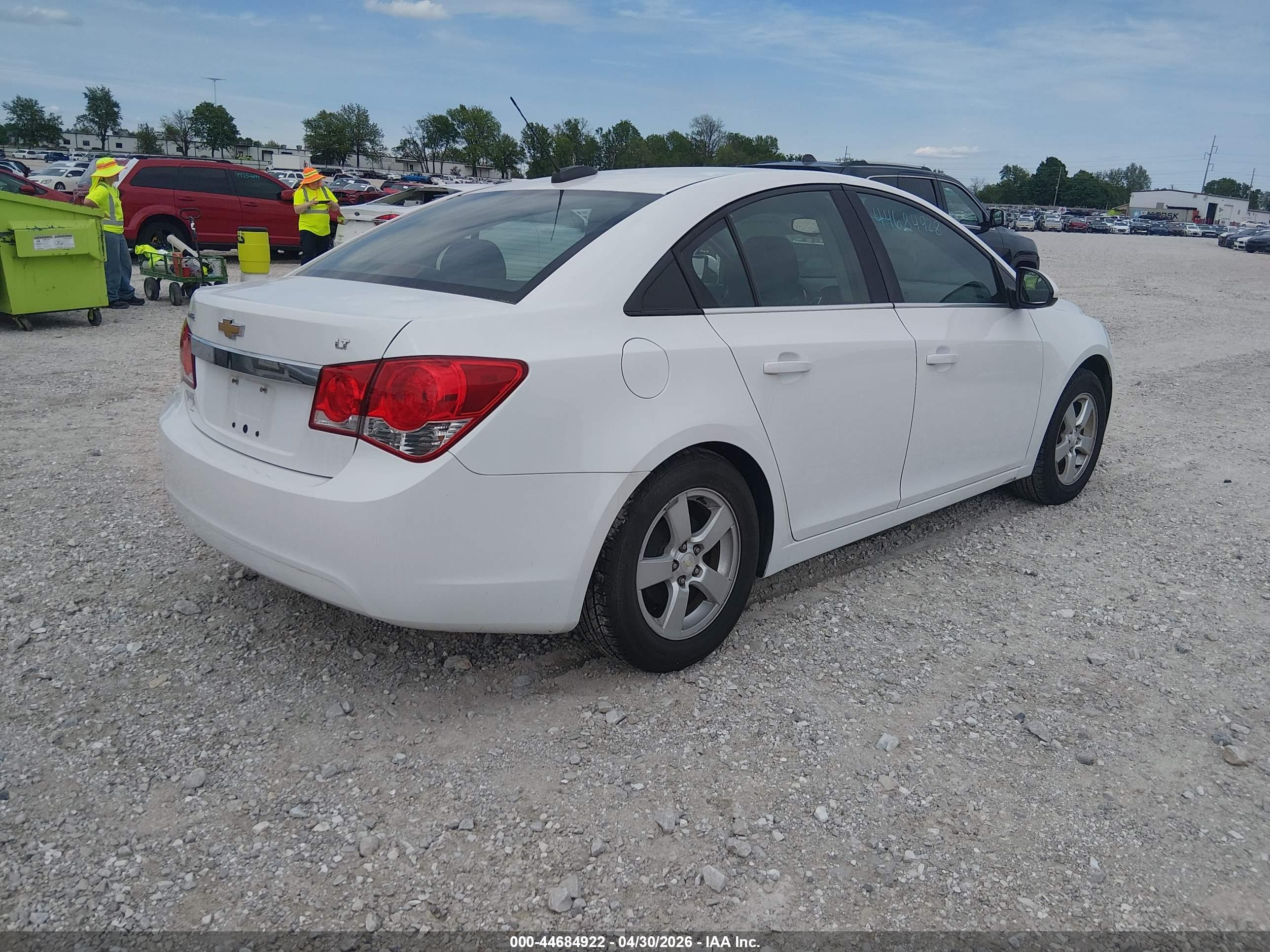 CHEVROLET CRUZE image 4