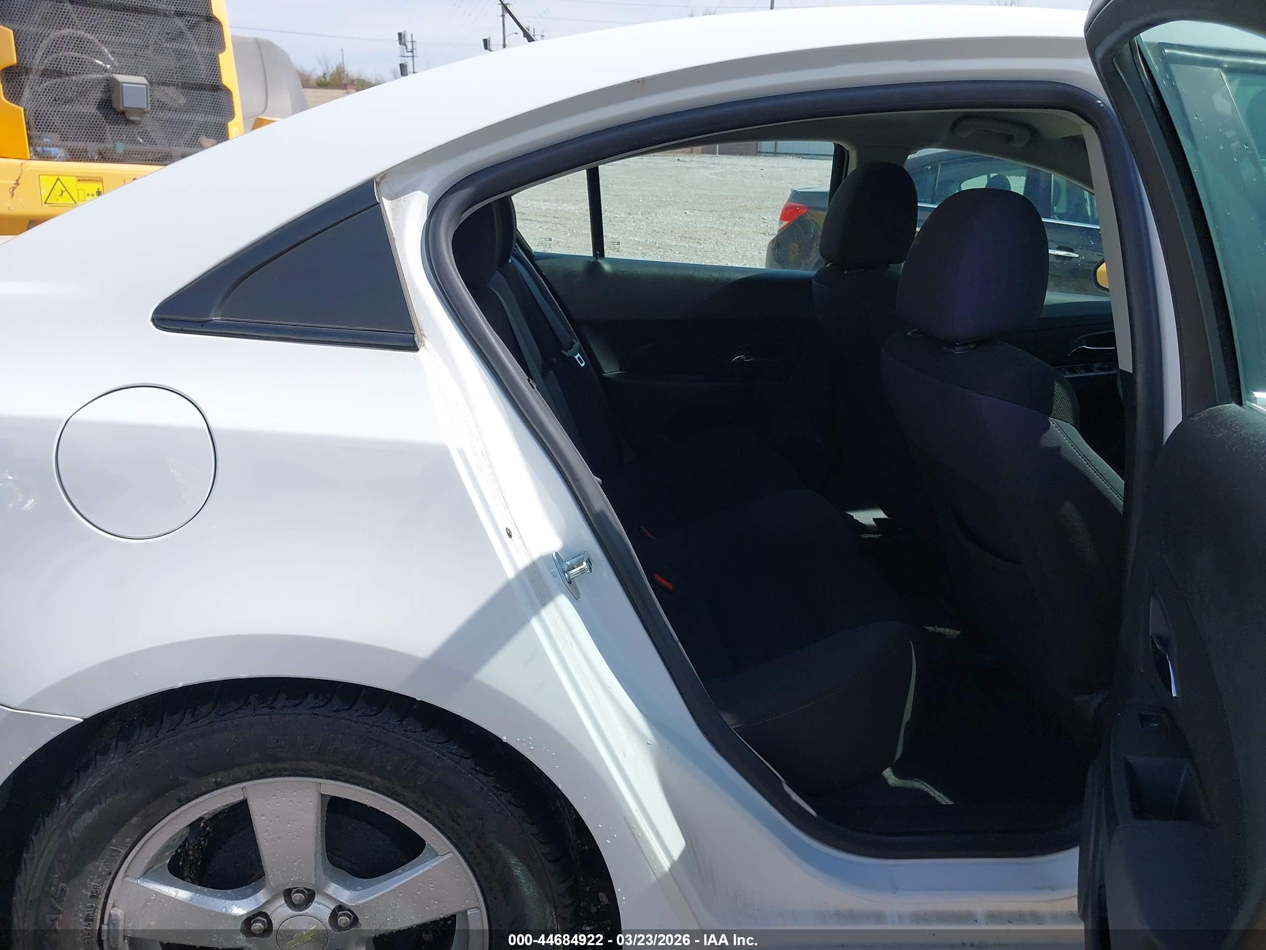 CHEVROLET CRUZE image 8