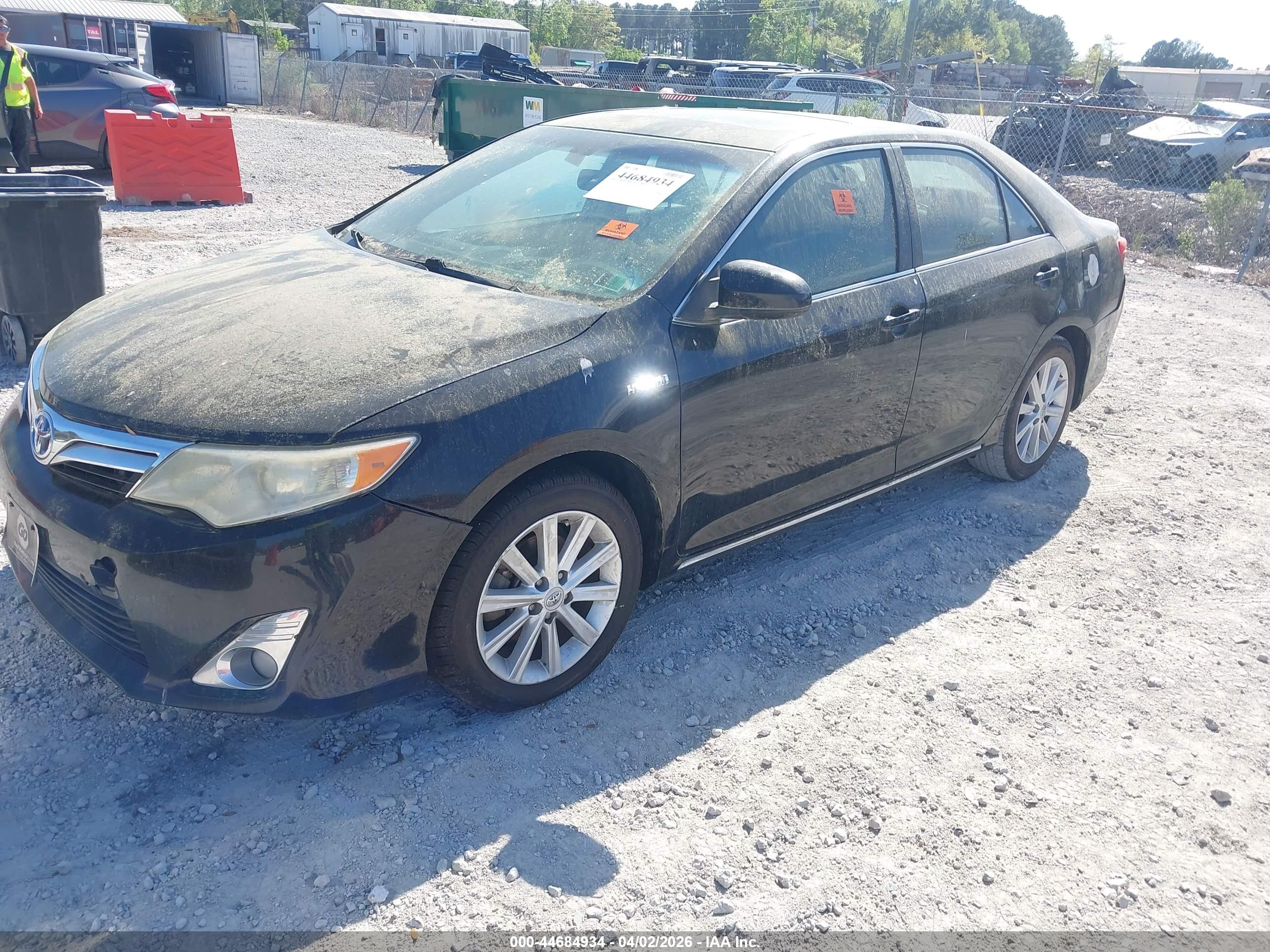 TOYOTA CAMRY image 2