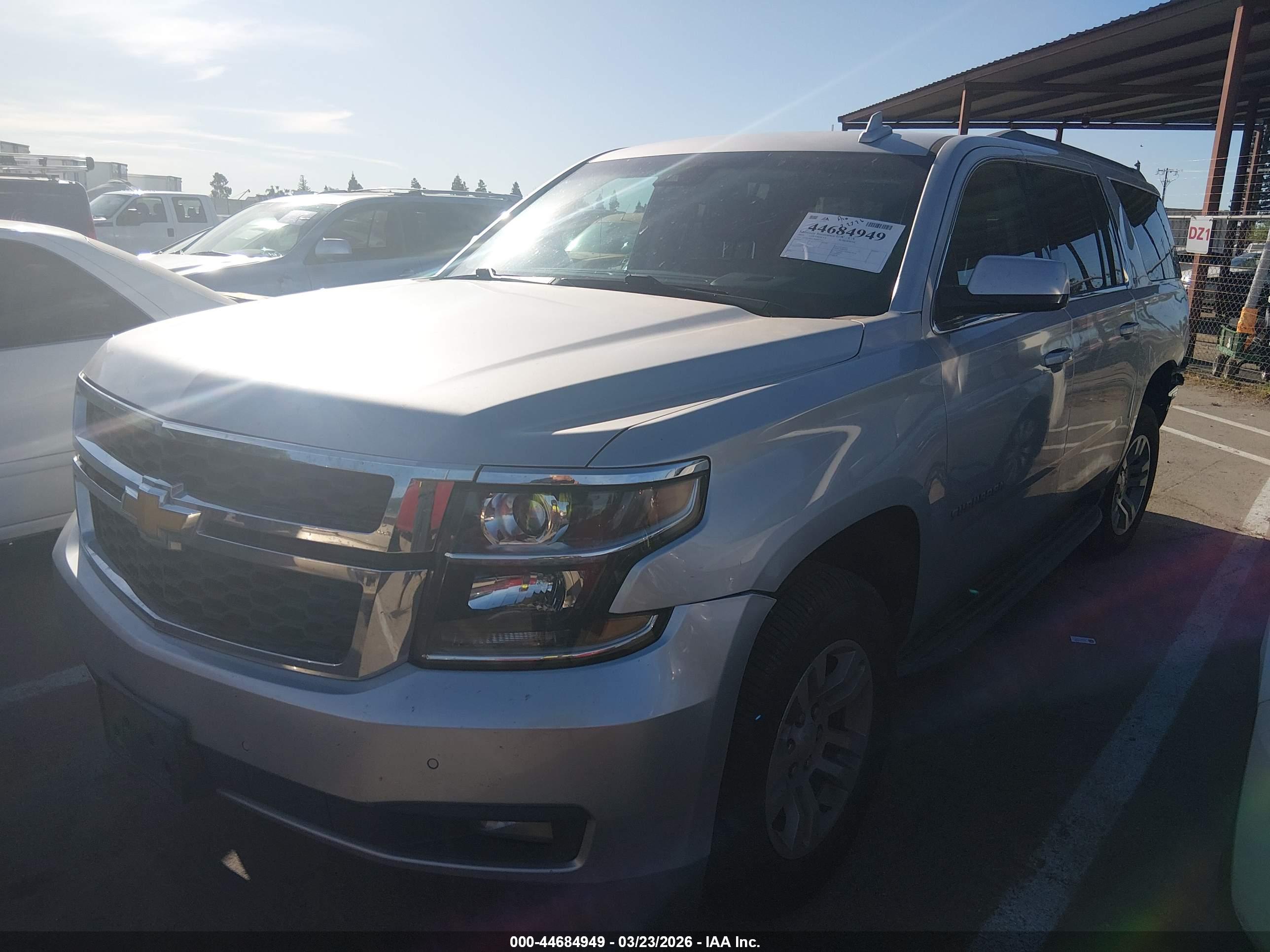 CHEVROLET SUBURBAN image 2