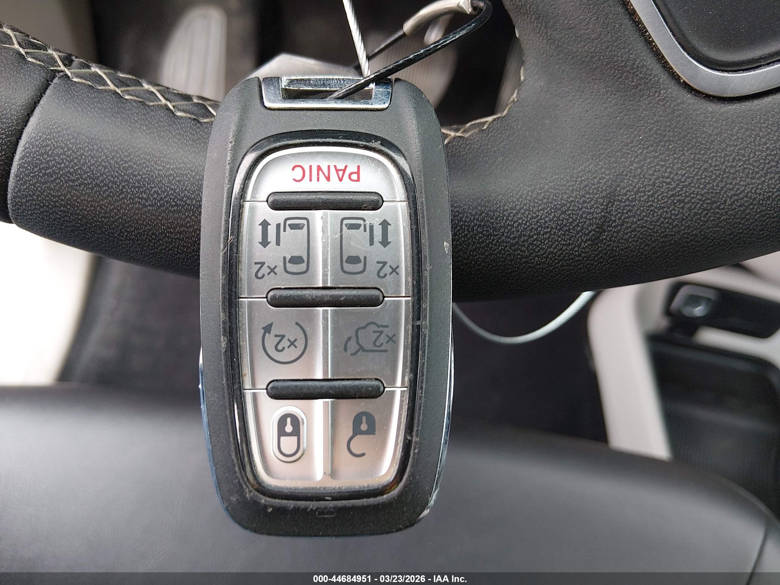 CHRYSLER PACIFICA image 11