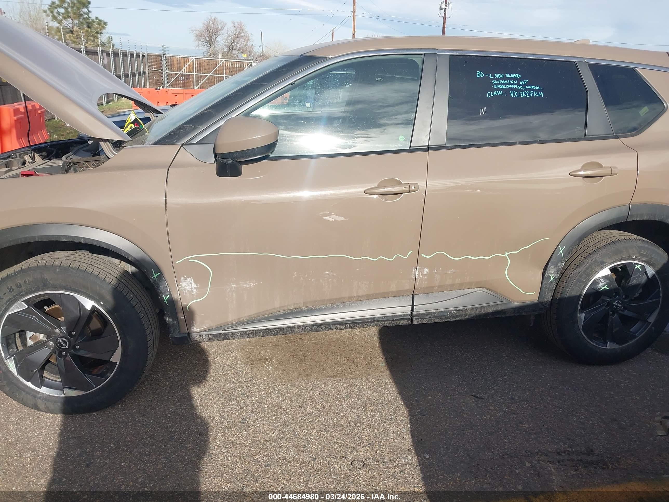 NISSAN ROGUE image 6