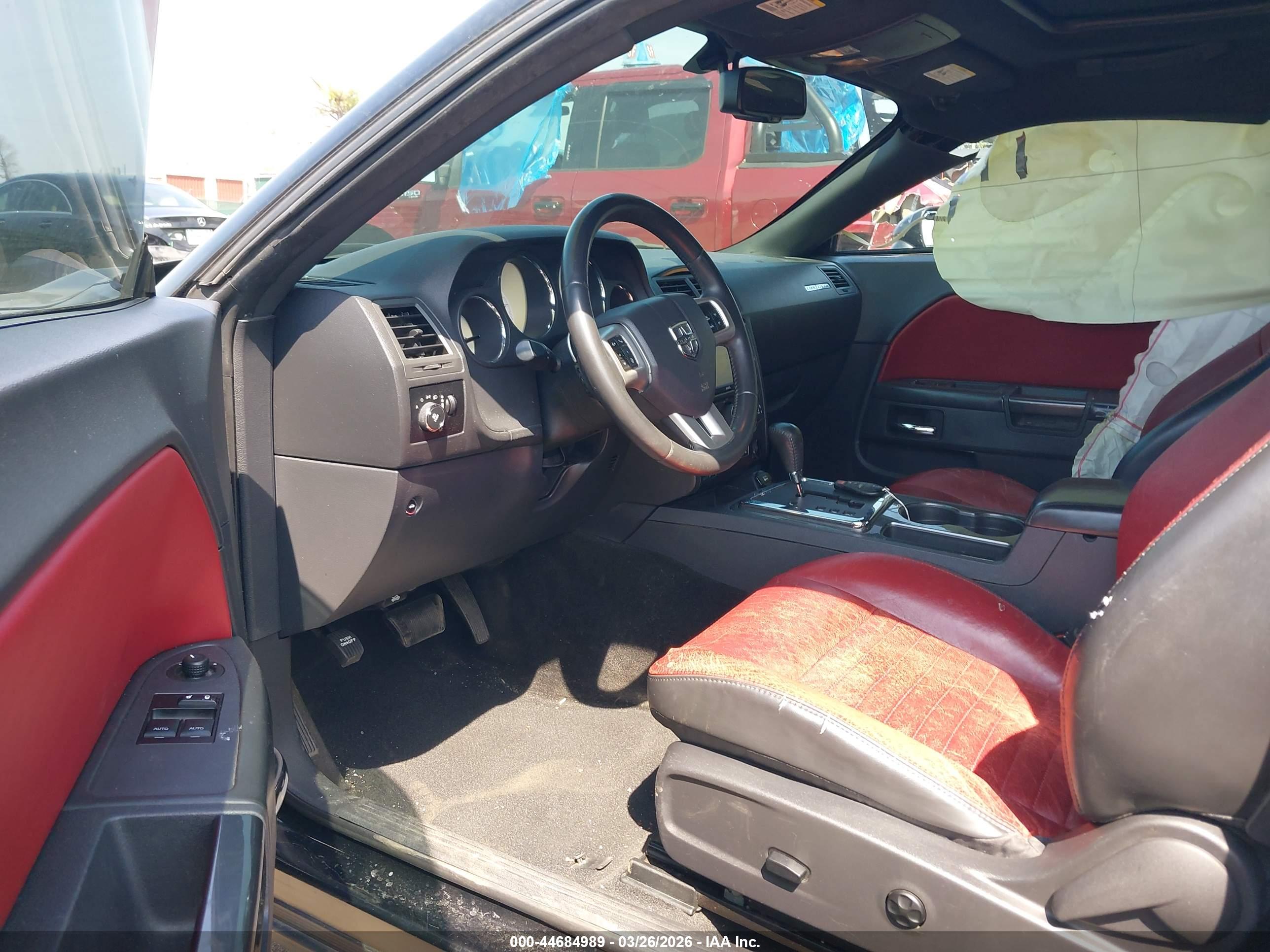 DODGE CHALLENGER image 5