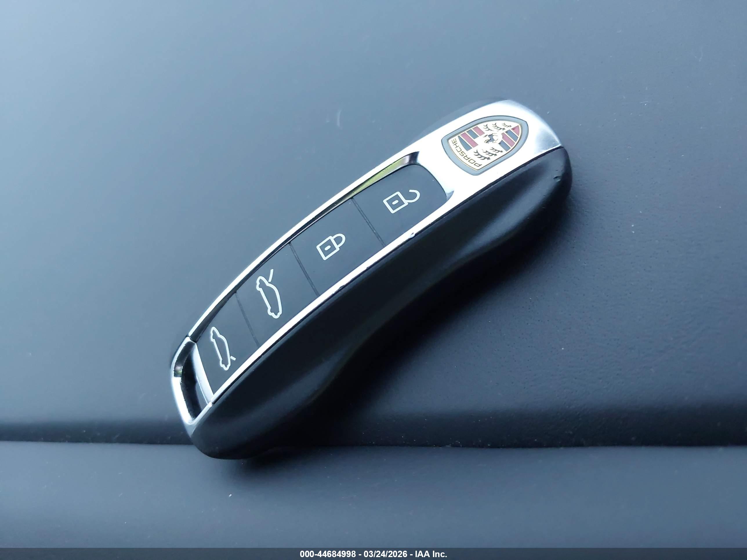 PORSCHE TAYCAN image 11